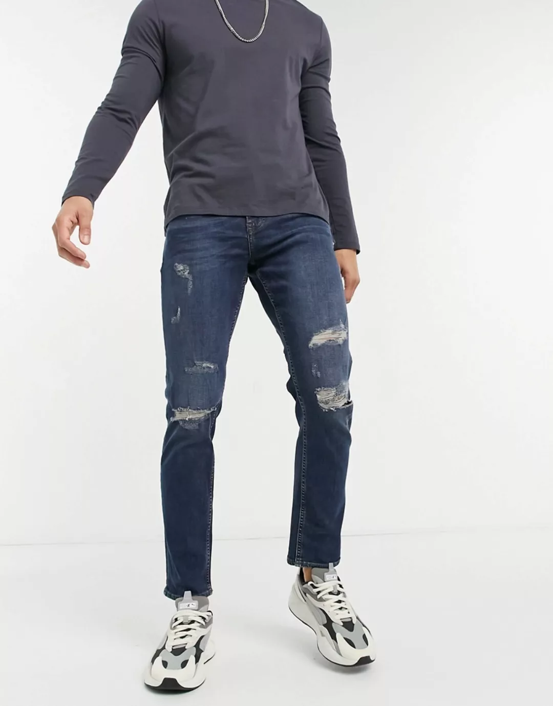 New Look – Schmal geschnittene Jeans mit Zierrissen in dunkelblauer Waschun günstig online kaufen