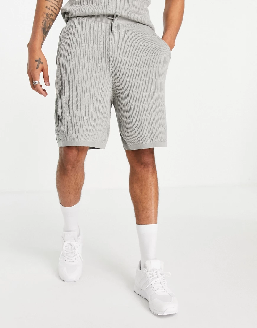 ASOS DESIGN – Shorts mit Zopfstrickmuster in Hellgrau, Kombiteil günstig online kaufen