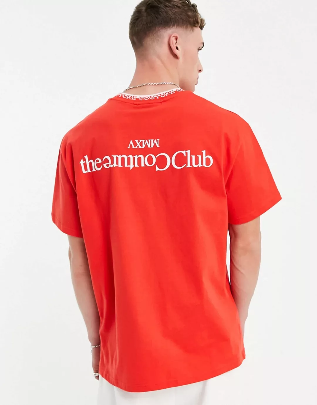 The Couture Club – Locker geschnittenes T-Shirt in Rot mit Print auf Brust günstig online kaufen