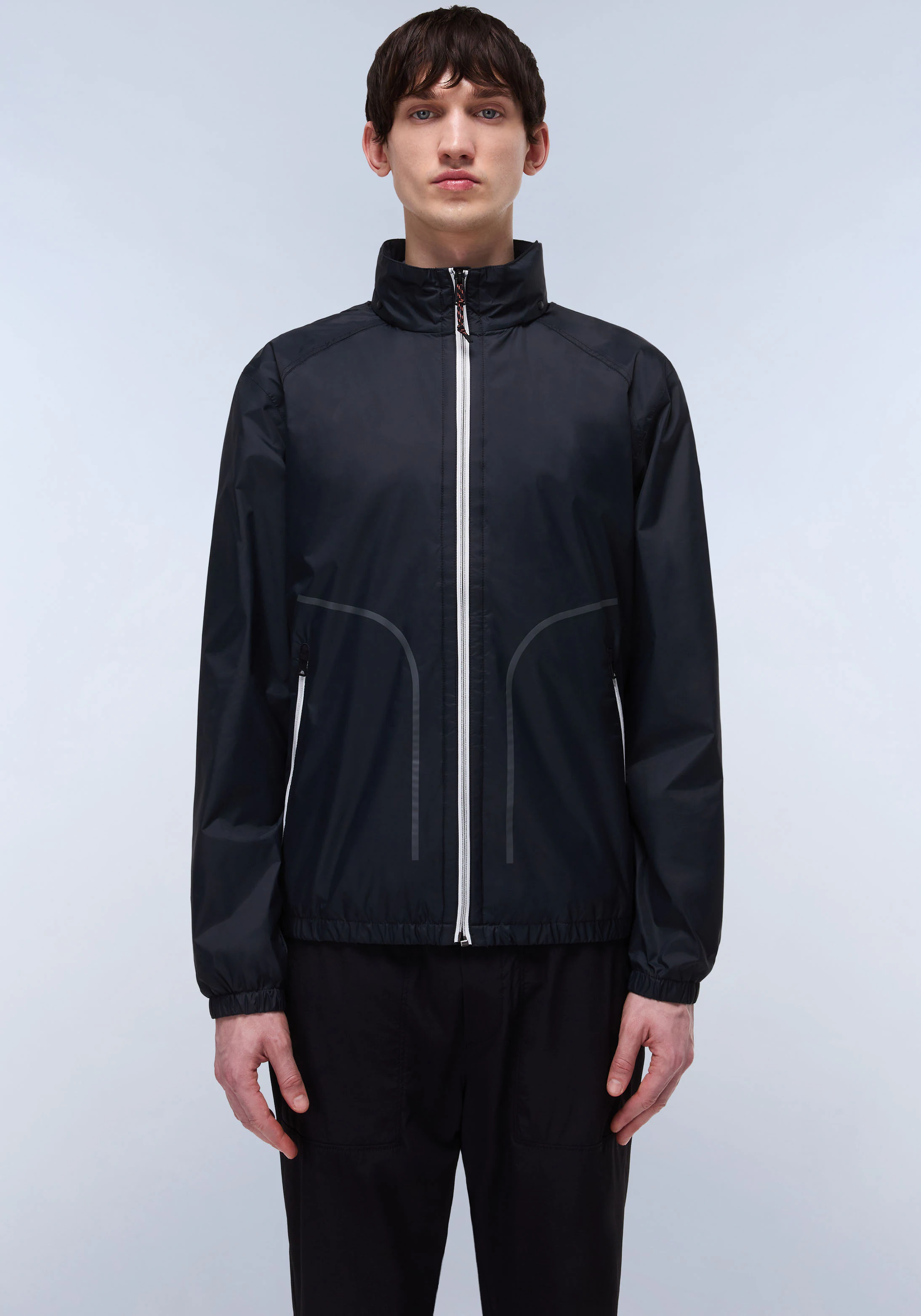 Napapijri Windbreaker "A-CLOUDY 041 BLACK", mit Kapuze, Mit Gummizug im Sau günstig online kaufen