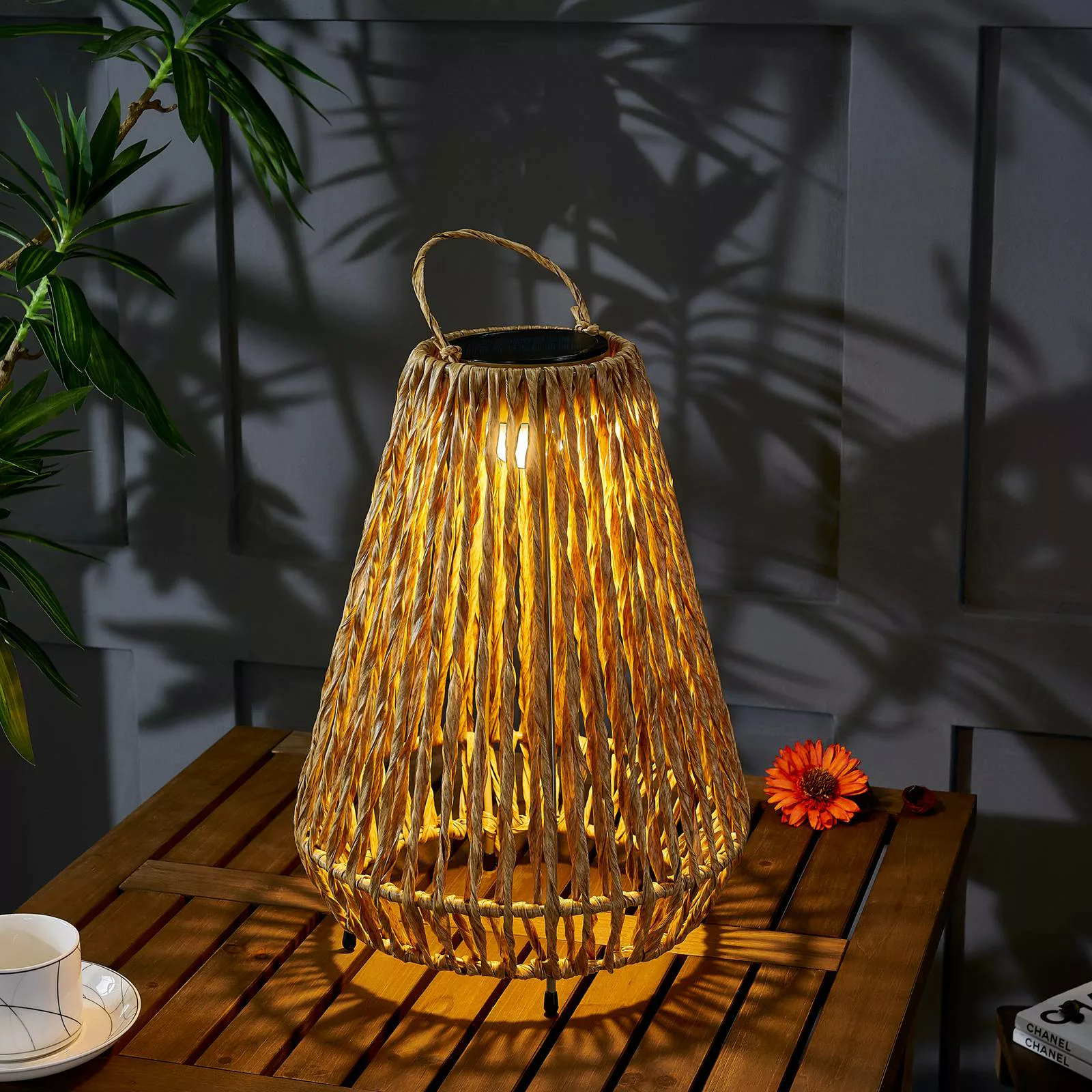 Lindby LED-Solarleuchte Amaria, Rattan, hell, Ø 27 cm günstig online kaufen