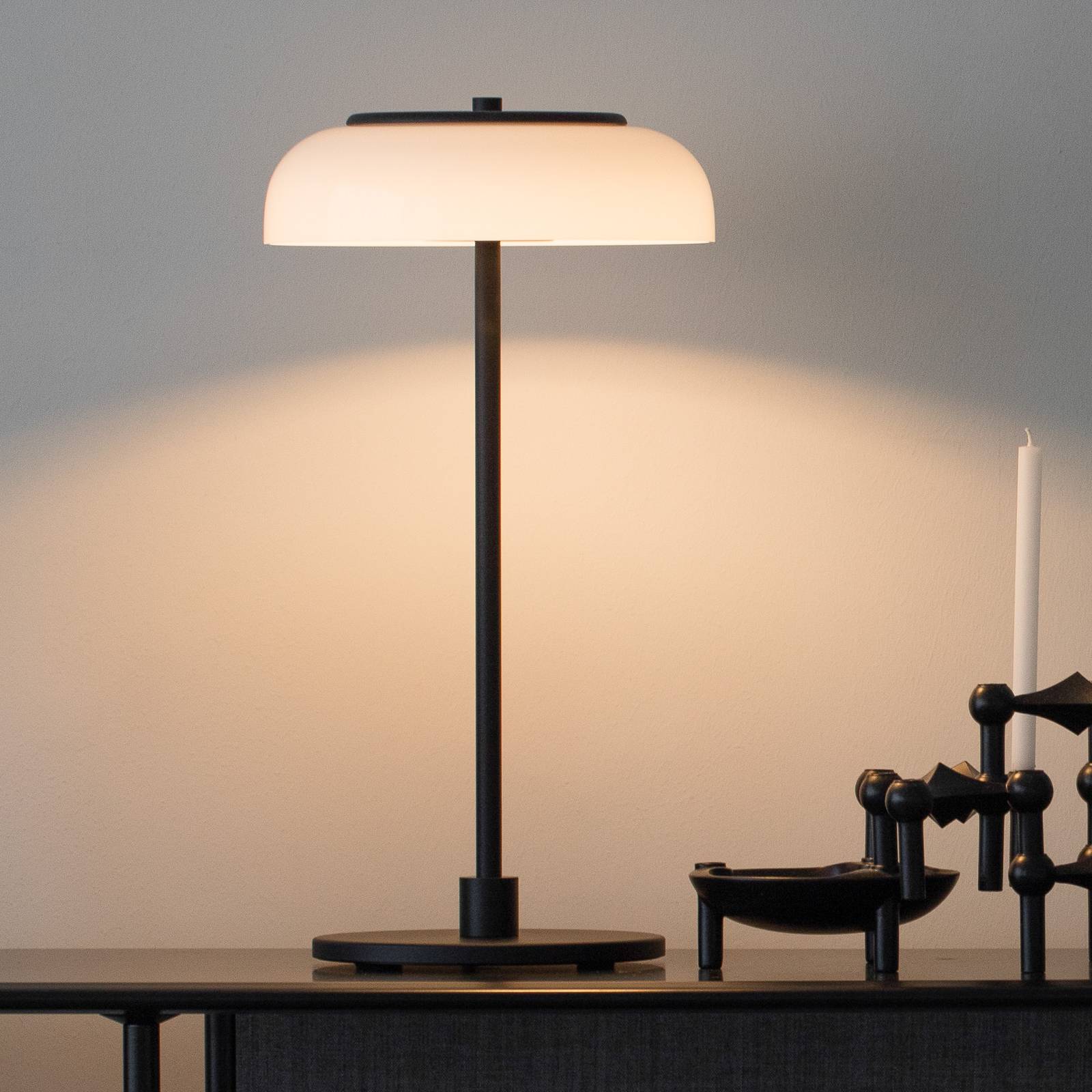 Nuura Blossi Table LED-Tischlampe schwarz/weiß günstig online kaufen