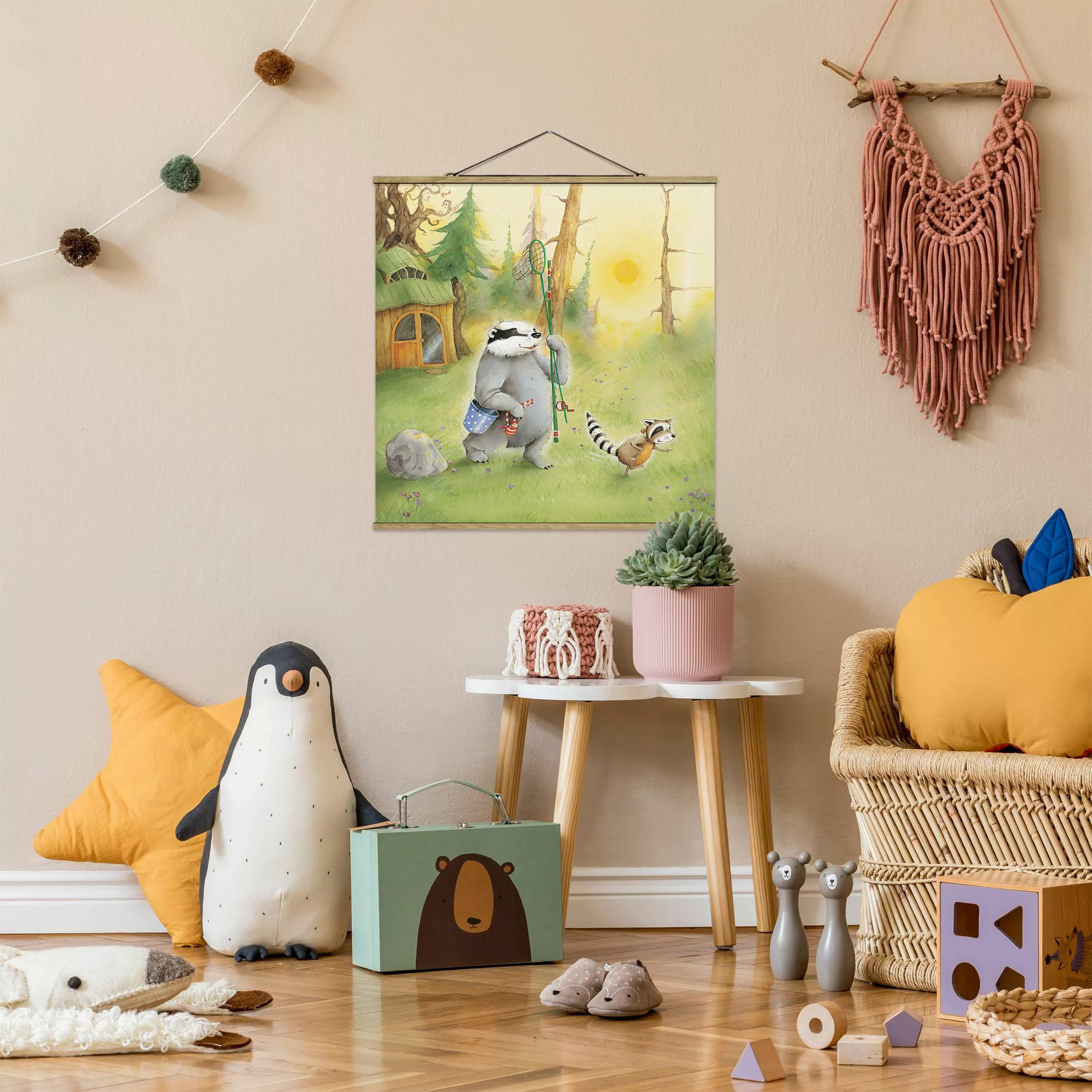 Stoffbild Kinderzimmer mit Posterleisten - Quadrat Wassili Waschbär - Wassi günstig online kaufen