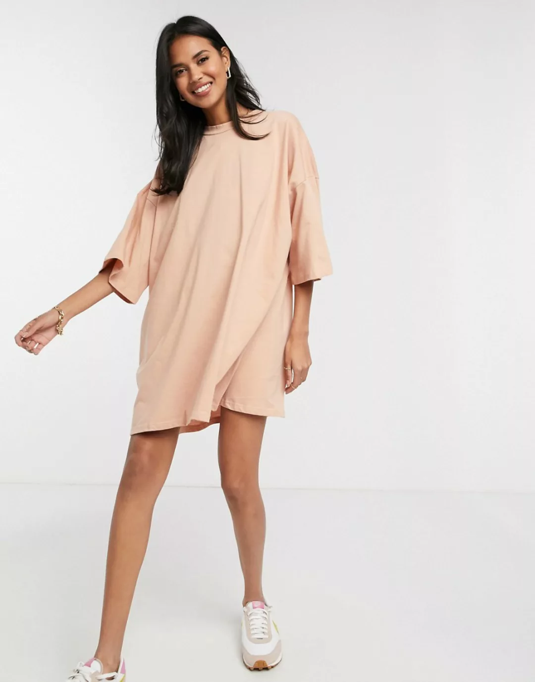 ASOS DESIGN – Oversized-T-Shirt-Kleid in Beige-Braun günstig online kaufen