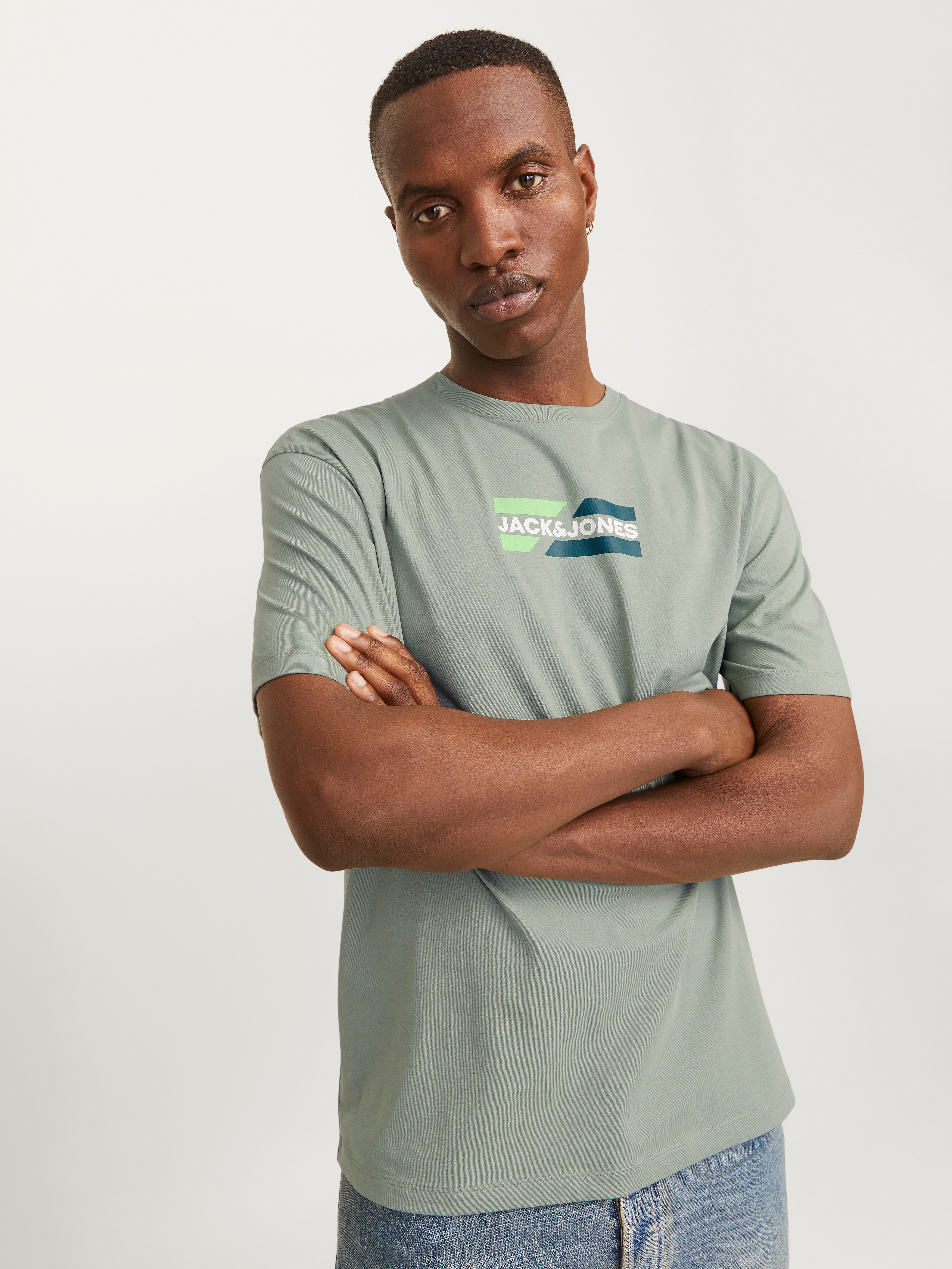 Jack & Jones Rundhalsshirt "JJEBRYAN CORP LOGO TEE SS O-NECK NOOS", mit Log günstig online kaufen