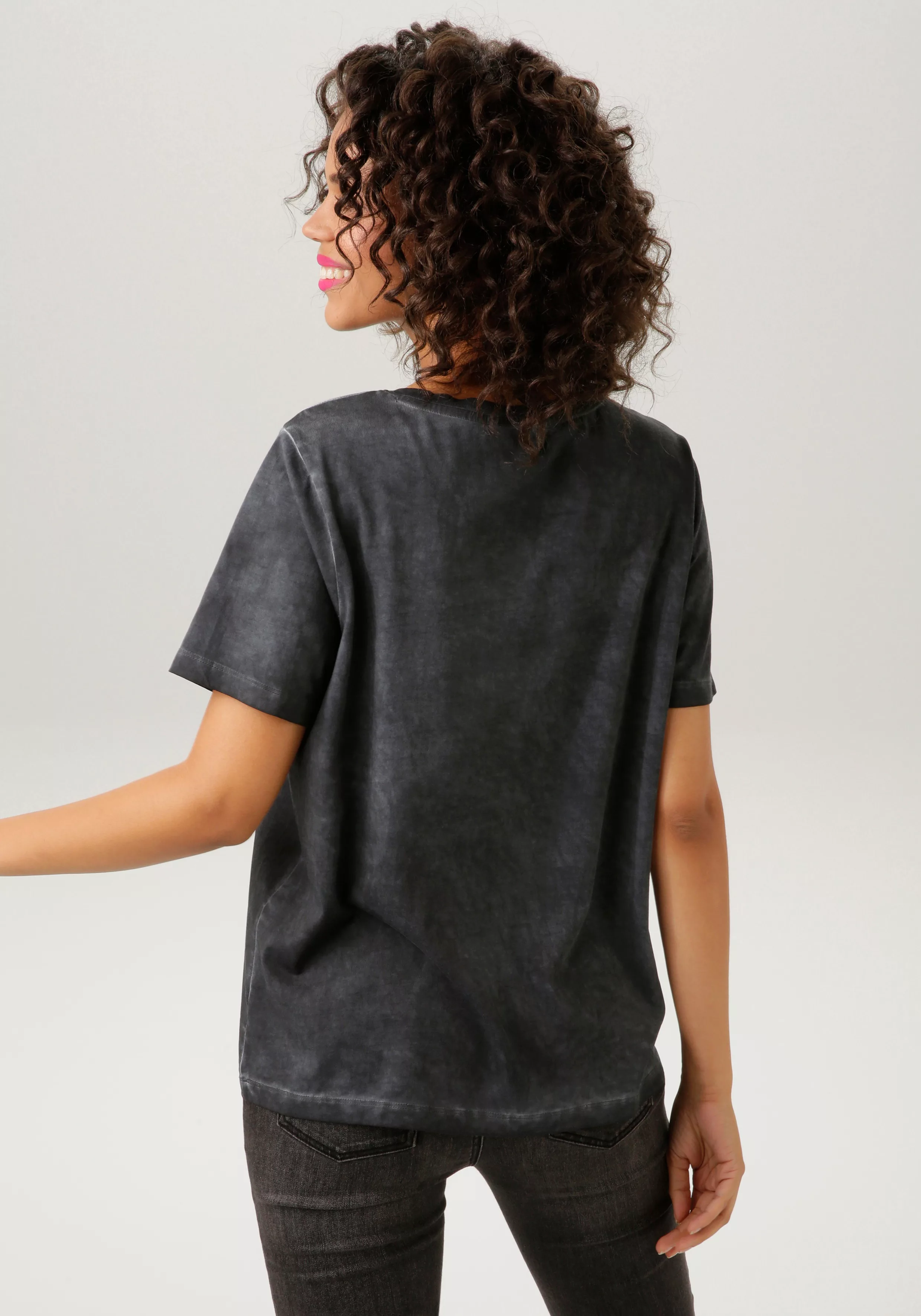 Aniston CASUAL T-Shirt, mit Folienprint verzierter Bärchen-Frondruck - NEUE günstig online kaufen