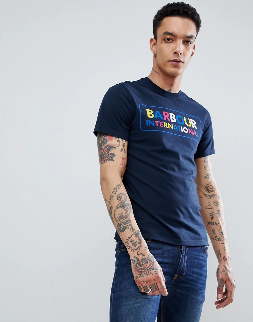 Barbour International – T-Shirt in Marine mit mehrfarbigem Logo-Navy günstig online kaufen
