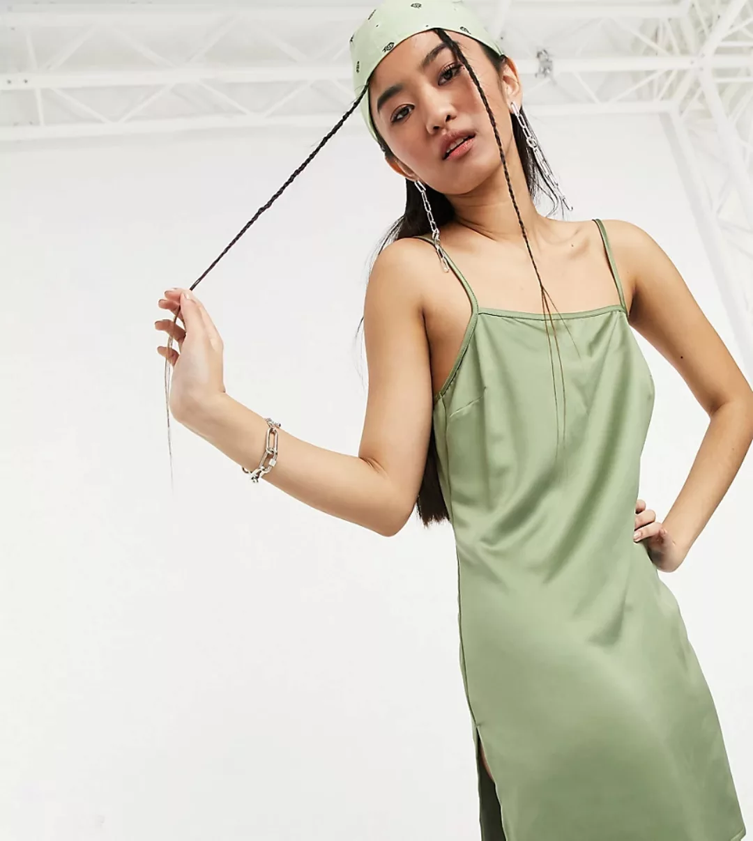 COLLUSION – Mini-Trägerkleid aus Satin mit Schlitz am Oberschenkel im Stil günstig online kaufen