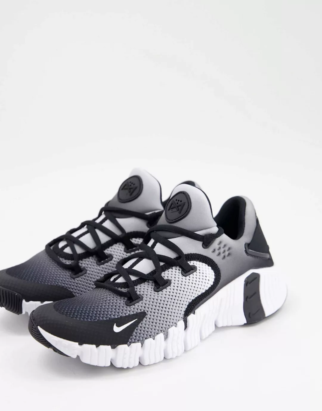 Nike Training – Free Metcon 4 – Schwarze Sneaker-Weiß günstig online kaufen