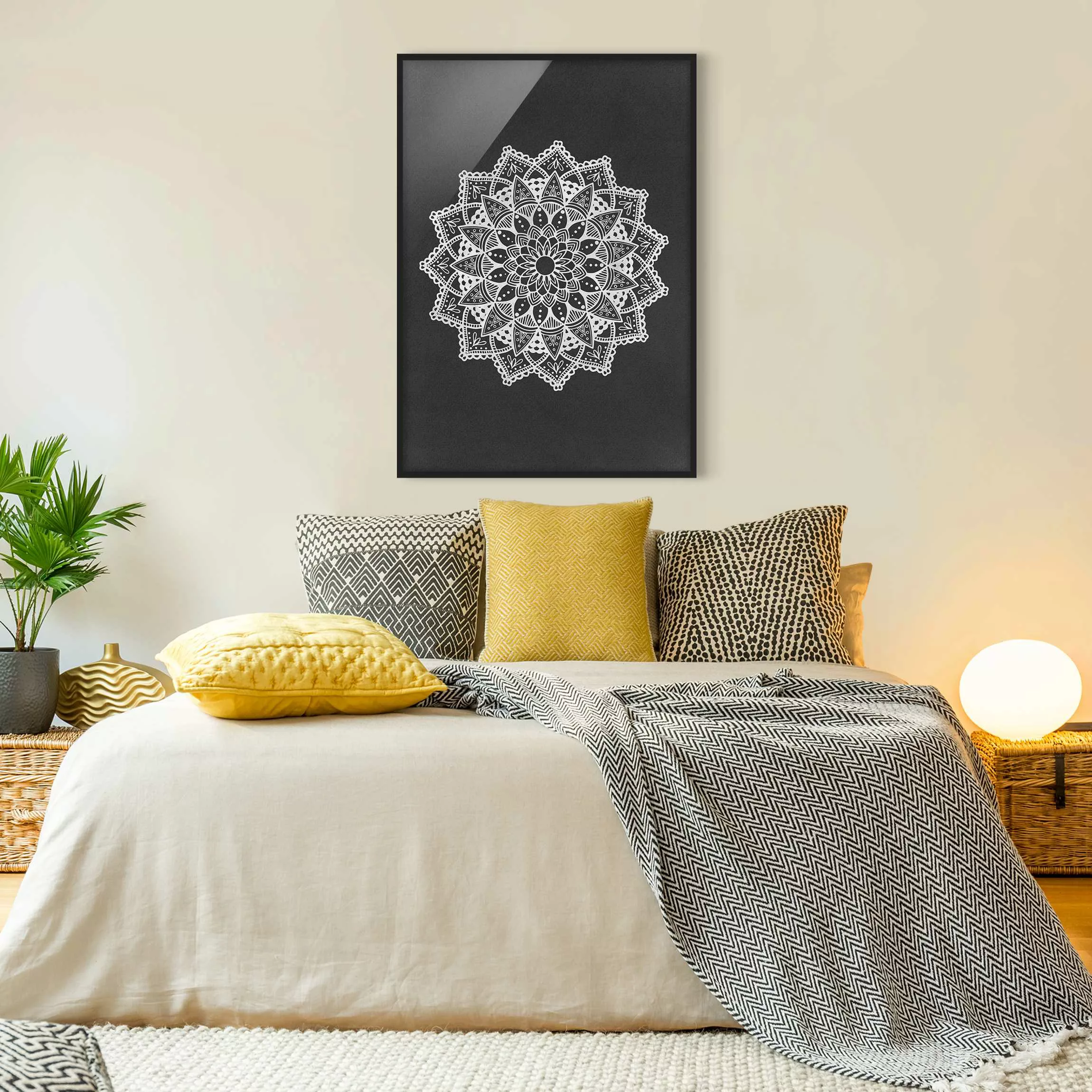 Bild mit Rahmen Schwarz-Weiß - Hochformat Mandala Illustration Ornament wei günstig online kaufen
