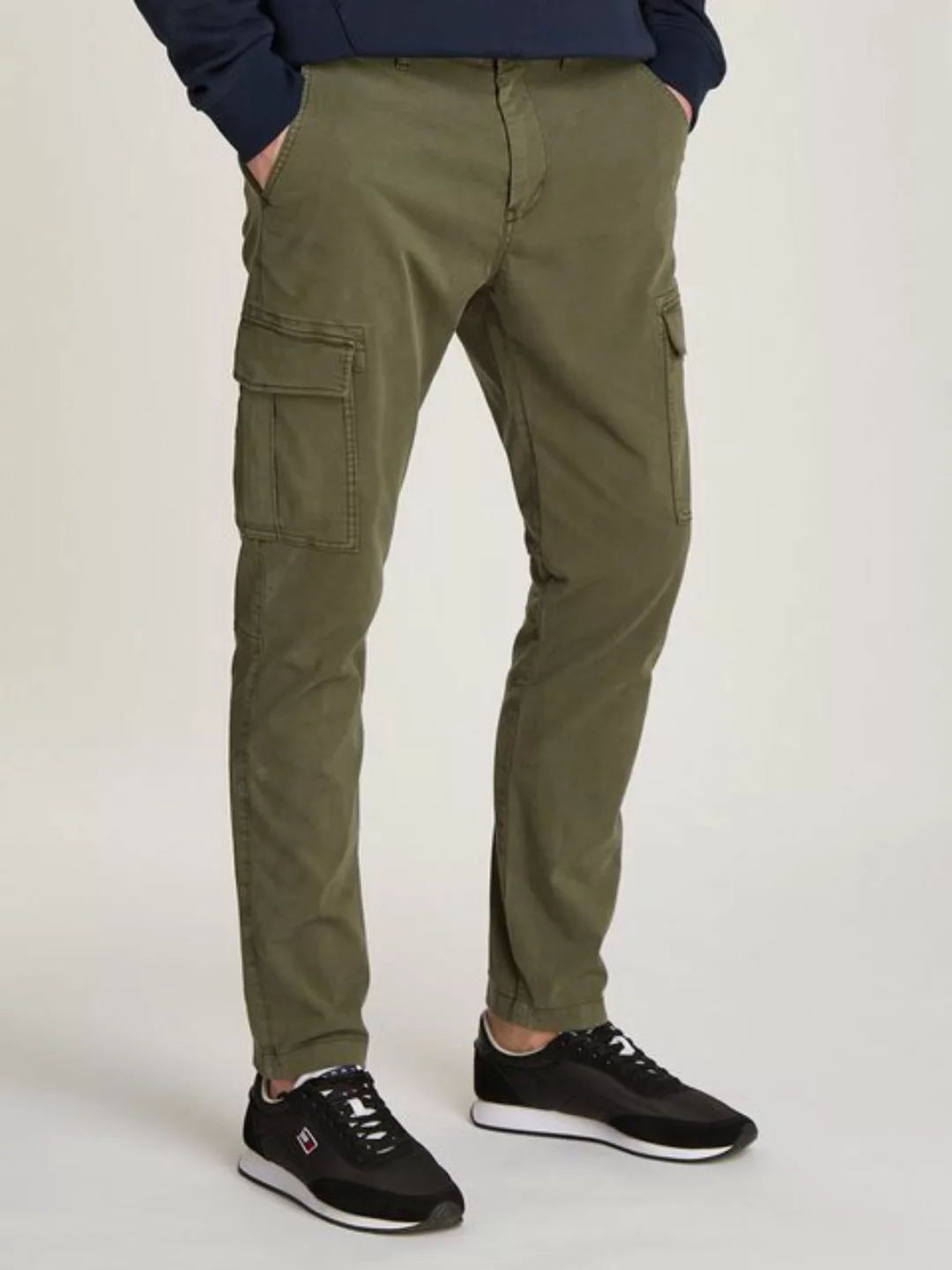 Tommy Jeans Cargohose TJM AUSTIN LIGHTWEIGHT CARGO mit bestickten Markenlog günstig online kaufen