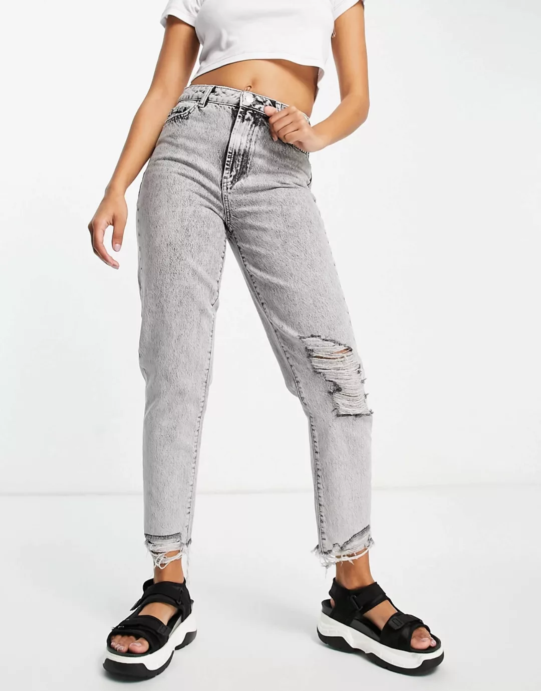 New Look – Mom-Jeans in Dunkelgrau mit Zierrissen günstig online kaufen