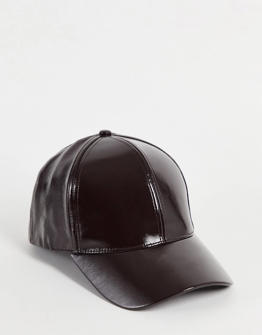 ASOS DESIGN – Vinyl-Baseballkappe in Dunkelbraun günstig online kaufen