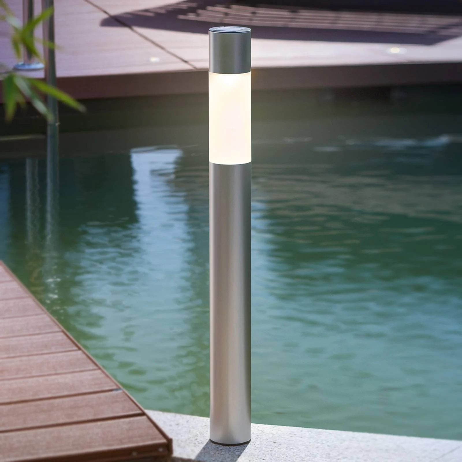 Moderne LED-Solarleuchte Pole Light günstig online kaufen