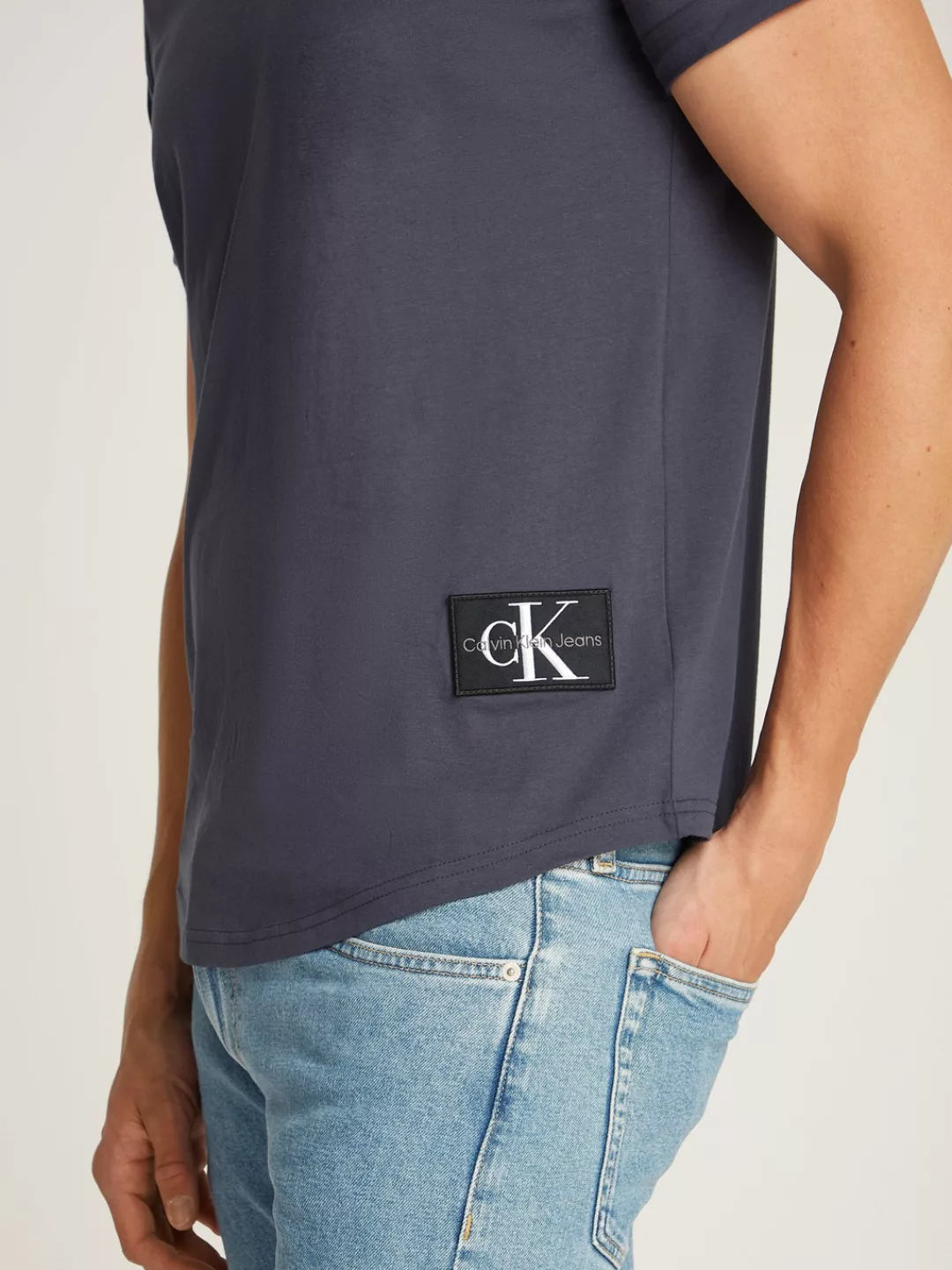 Calvin Klein Jeans T-Shirt "BADGE TURN UP SLEEVE", mit Logopatch günstig online kaufen