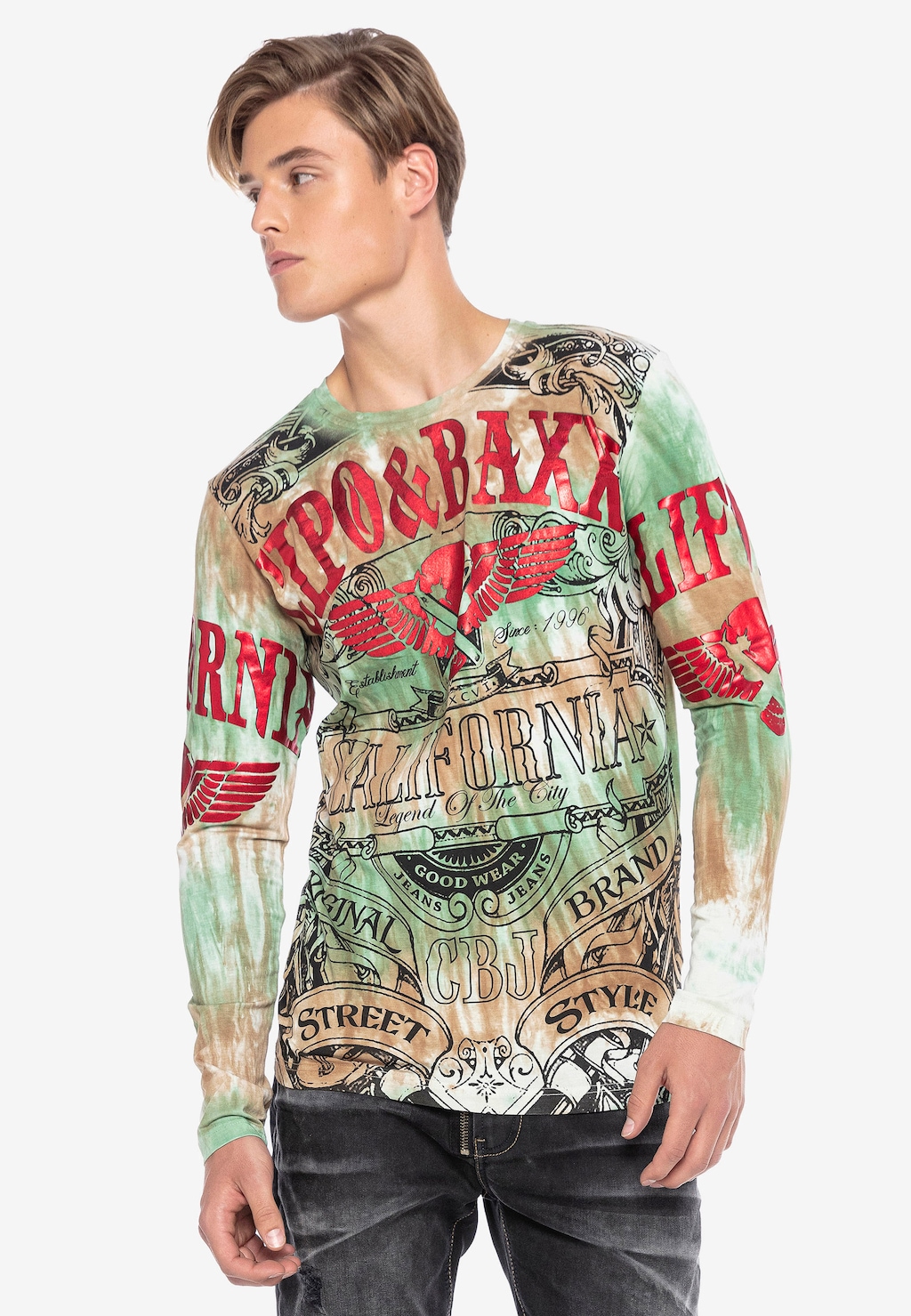 Cipo & Baxx Langarmshirt, mit trendigem All-Over Logo-Print günstig online kaufen