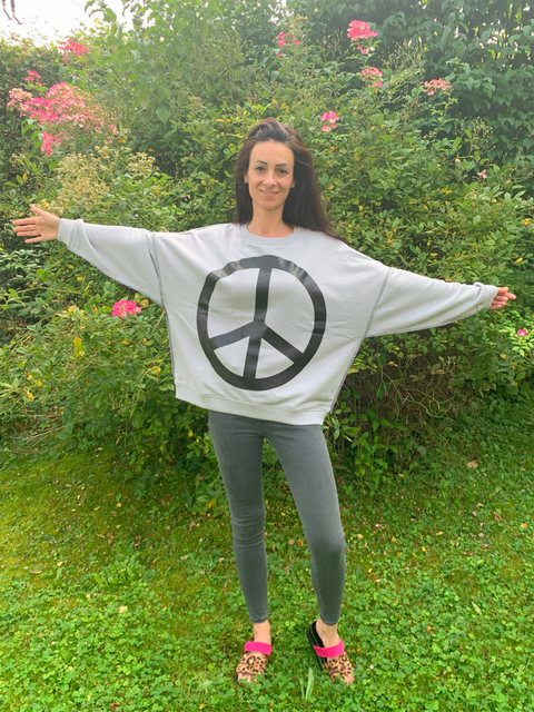 Miss Goodlife Rundhalspullover Roundneck Peace Grey günstig online kaufen