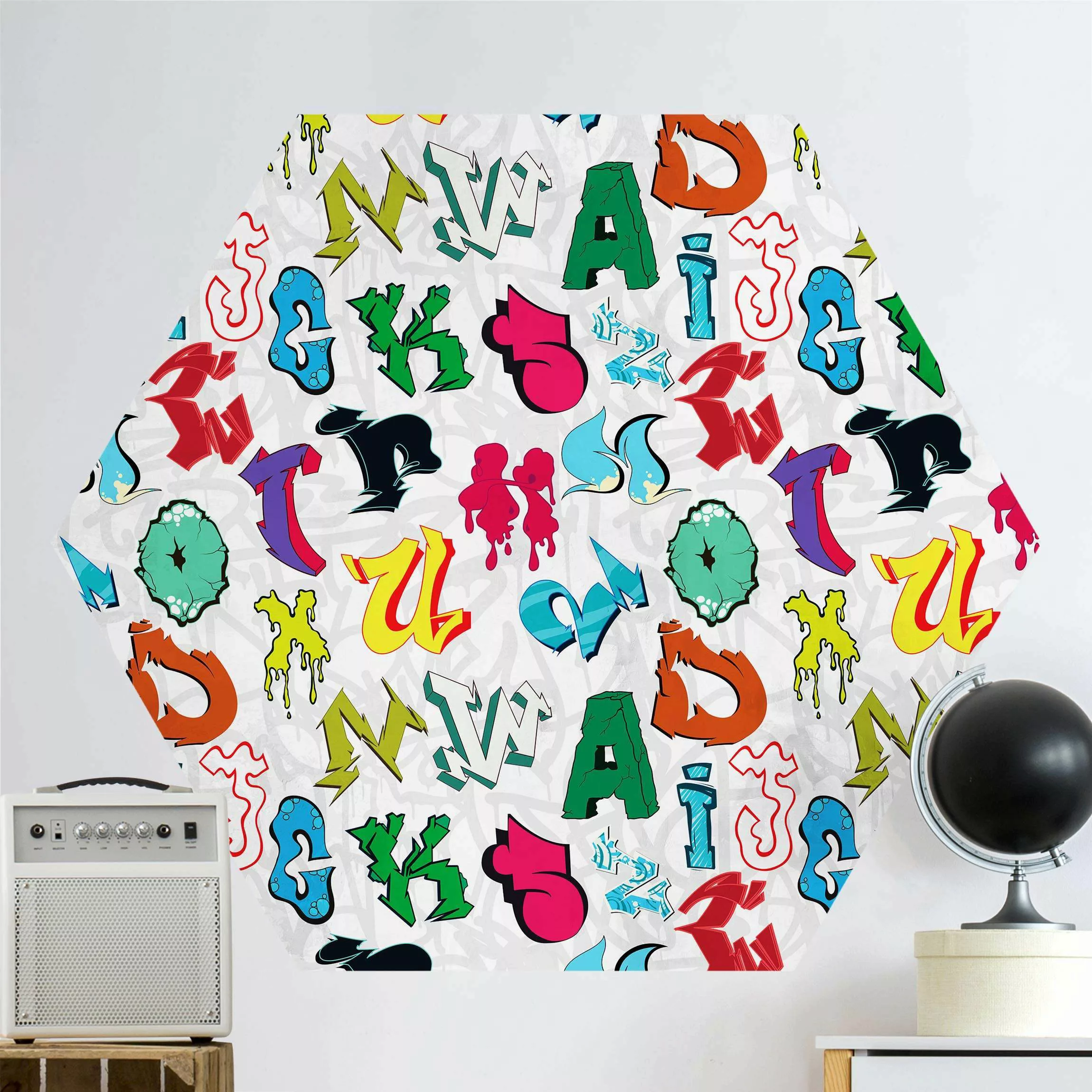 Hexagon Mustertapete selbstklebend Graffiti Art Doodle Alphabet günstig online kaufen