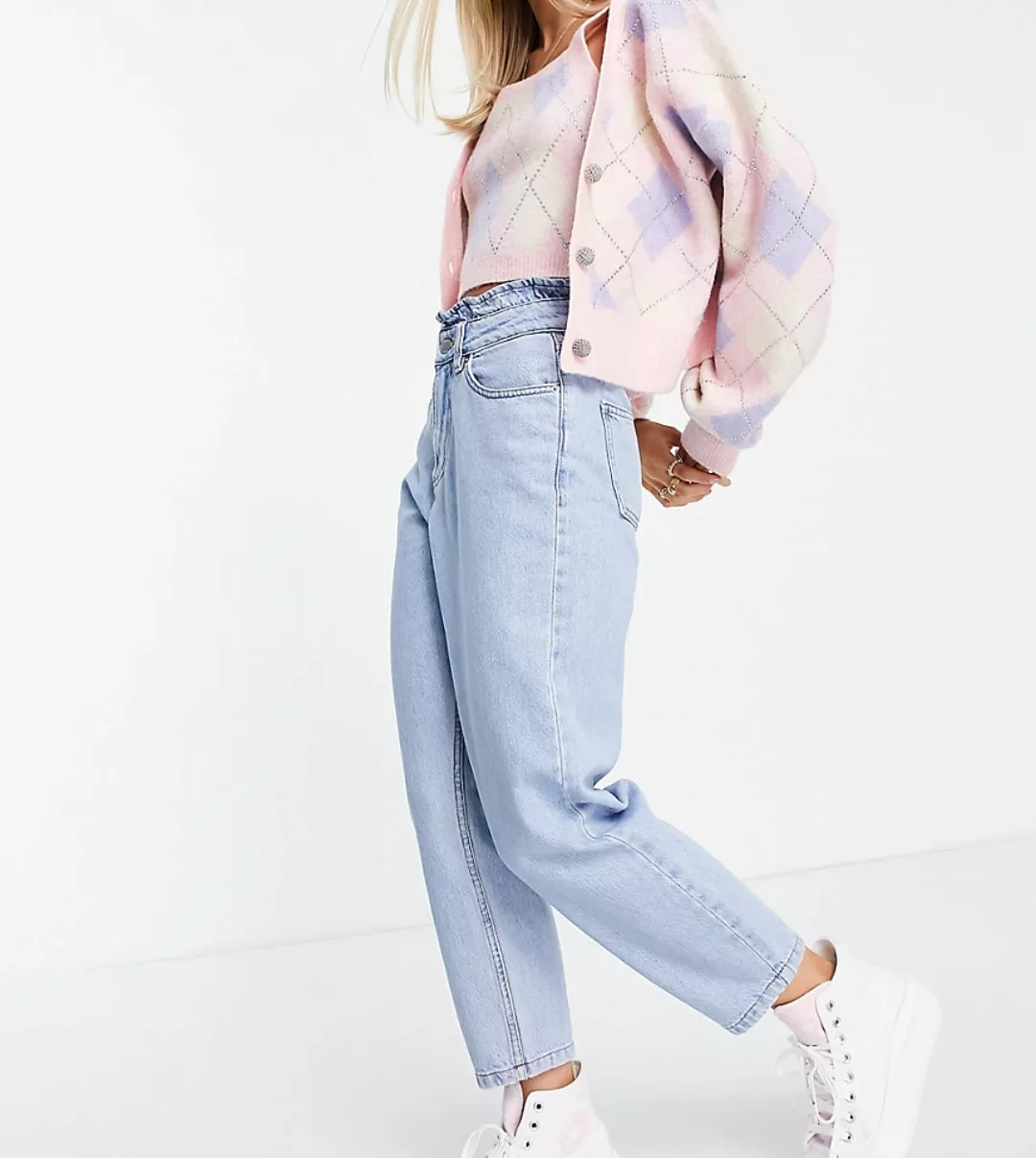 Miss Selfridge Petite – Mom-Jeans mit Rüschen am Taillenbund-Blau günstig online kaufen