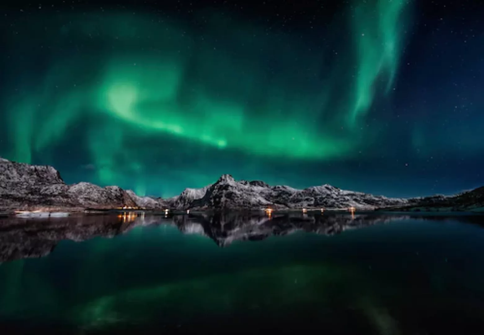 Papermoon Fototapete »Photo-Art JAVIER DE LA, LOFOTEN AURORA-REFLEXION« günstig online kaufen