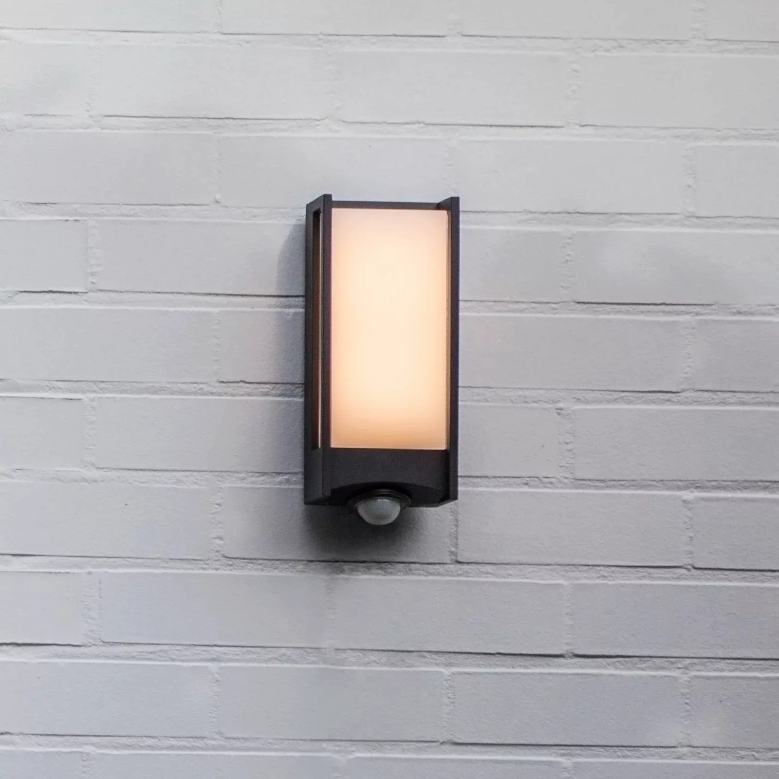 LED Außenwandleuchte Qubo aus Aluminiumdruckguss in Anthrazit mit Bewegungs günstig online kaufen