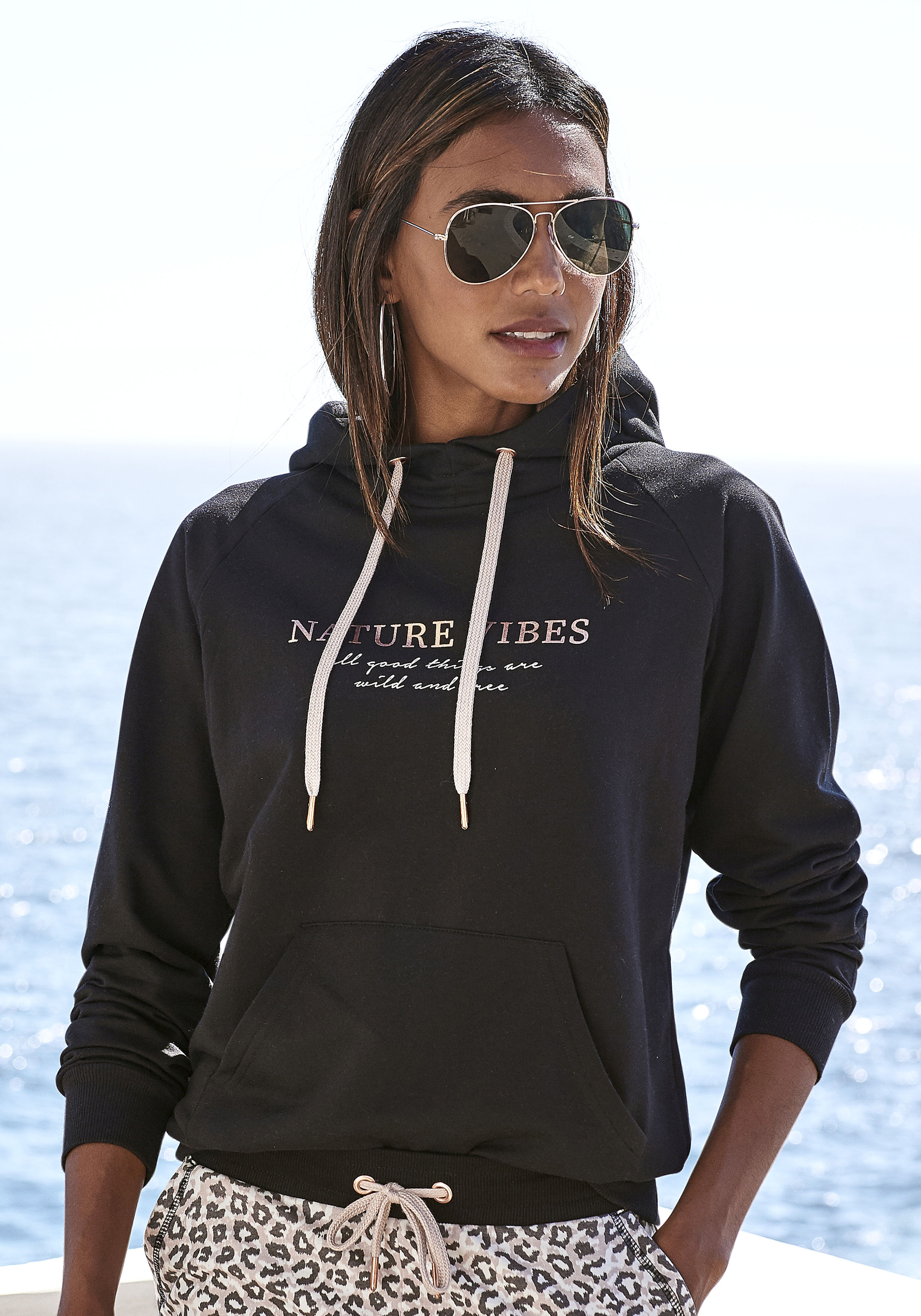 LASCANA Hoodie, mit Kängurutasche, Loungewear günstig online kaufen