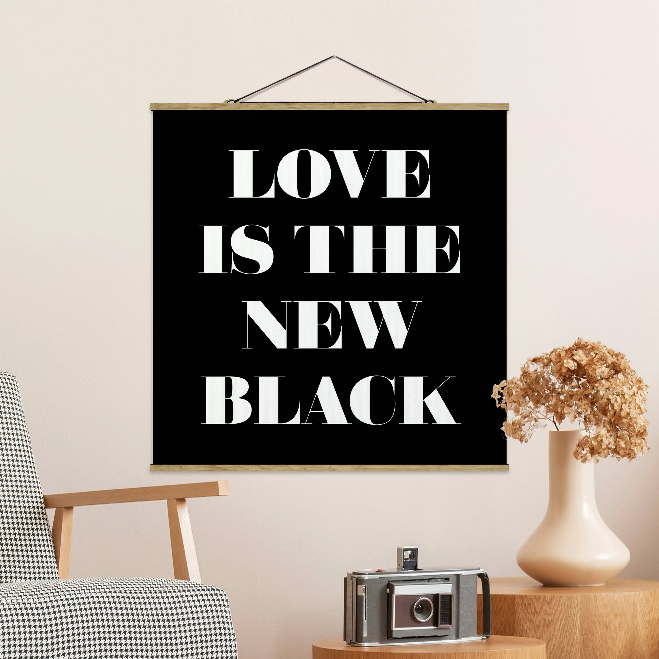 Stoffbild Spruch mit Posterleisten - Quadrat Love is the new black günstig online kaufen