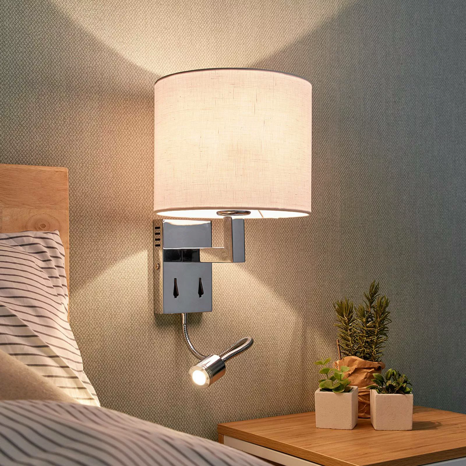 Lucande Taron Stoff-Wandlampe mit Leselicht günstig online kaufen