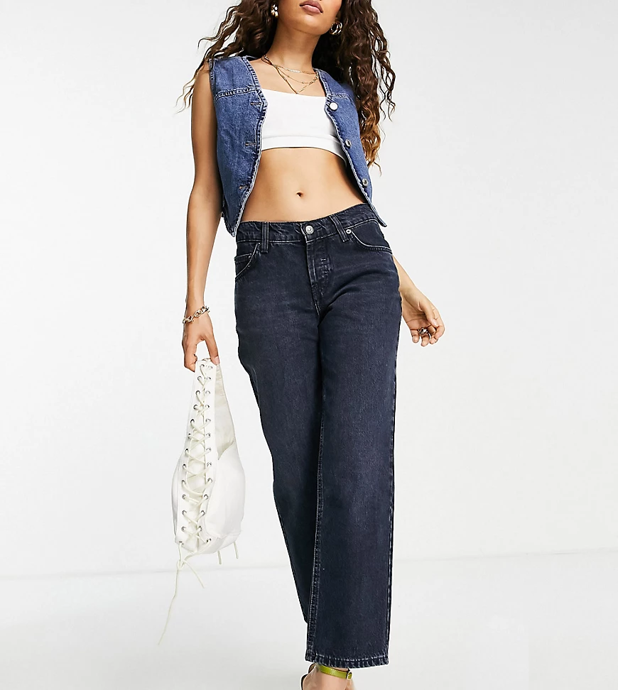 ASOS DESIGN Petite – Jeans mit niedrigem Bund und geradem Bein in blauschwa günstig online kaufen