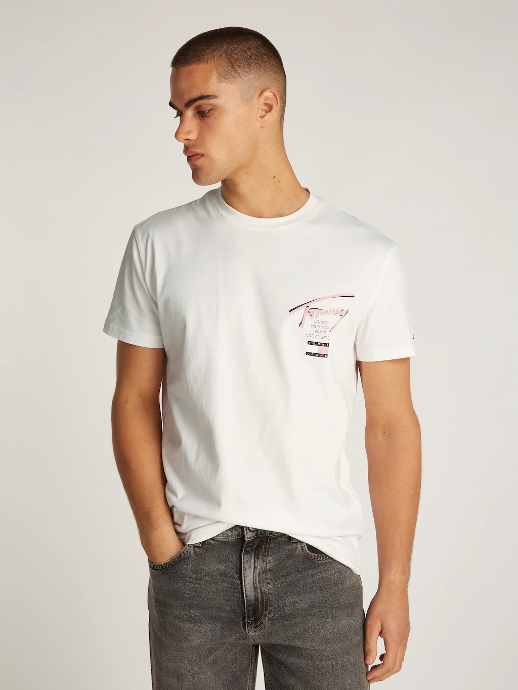 Tommy Jeans T-Shirt "TJM REG TOMMY SIGN CITY TEE EXT", mit großem Logo am R günstig online kaufen