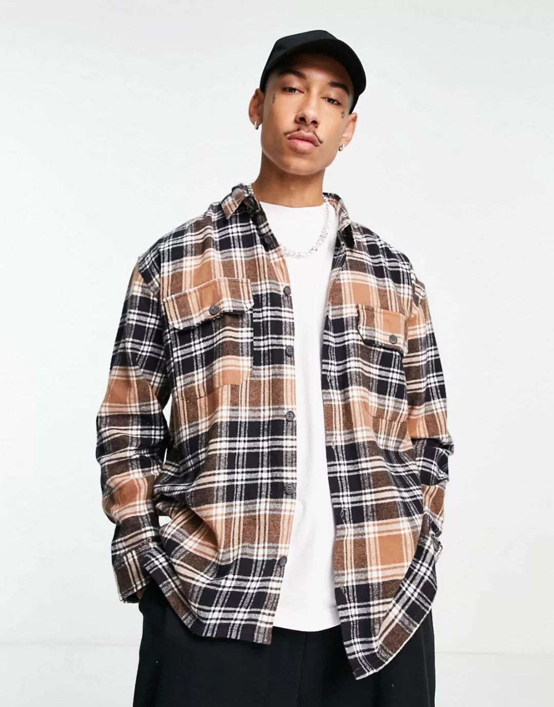 Mennace – Oversize-Flanellhemd in Beige und Blau-Mehrfarbig günstig online kaufen