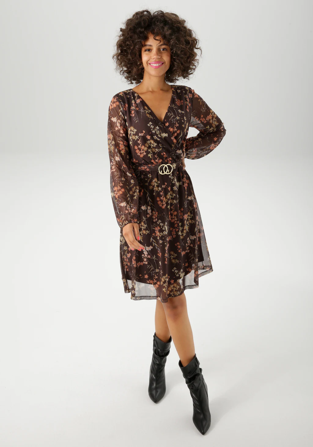 Aniston CASUAL Blusenkleid, mit dekorativer Brosche am fixiertem Bindeband günstig online kaufen