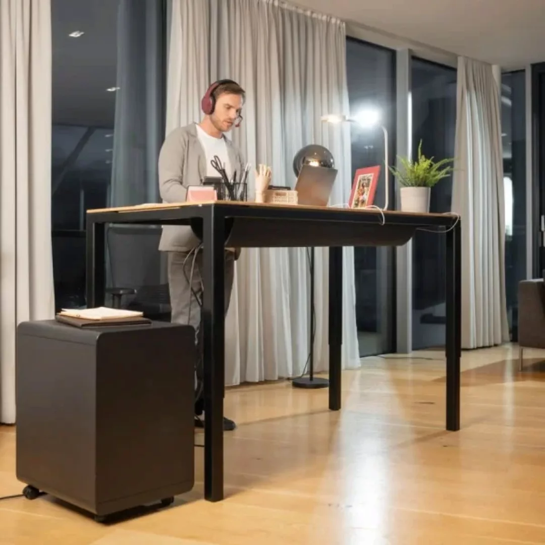 Yaasa Desk Four Tisch | Gestell schwarz | el. höhenverstellbar | Konfigurat günstig online kaufen