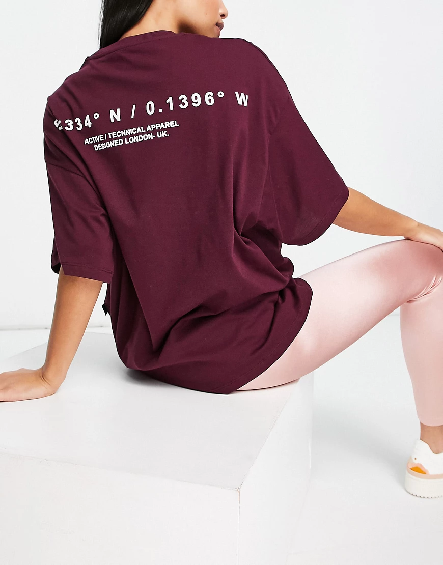 ASOS 4505 – Boyfriend-T-Shirt mit Grafik-Rot günstig online kaufen