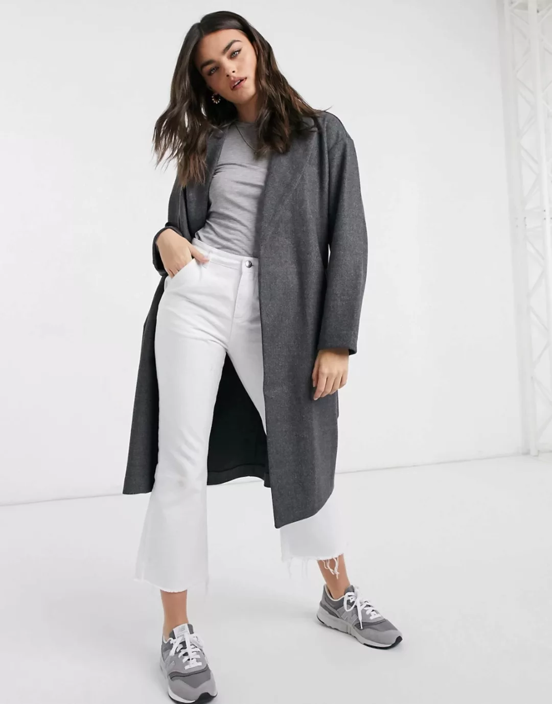 Vero Moda – Smarter Mantel mit Taillengürtel in Dunkelgrau günstig online kaufen
