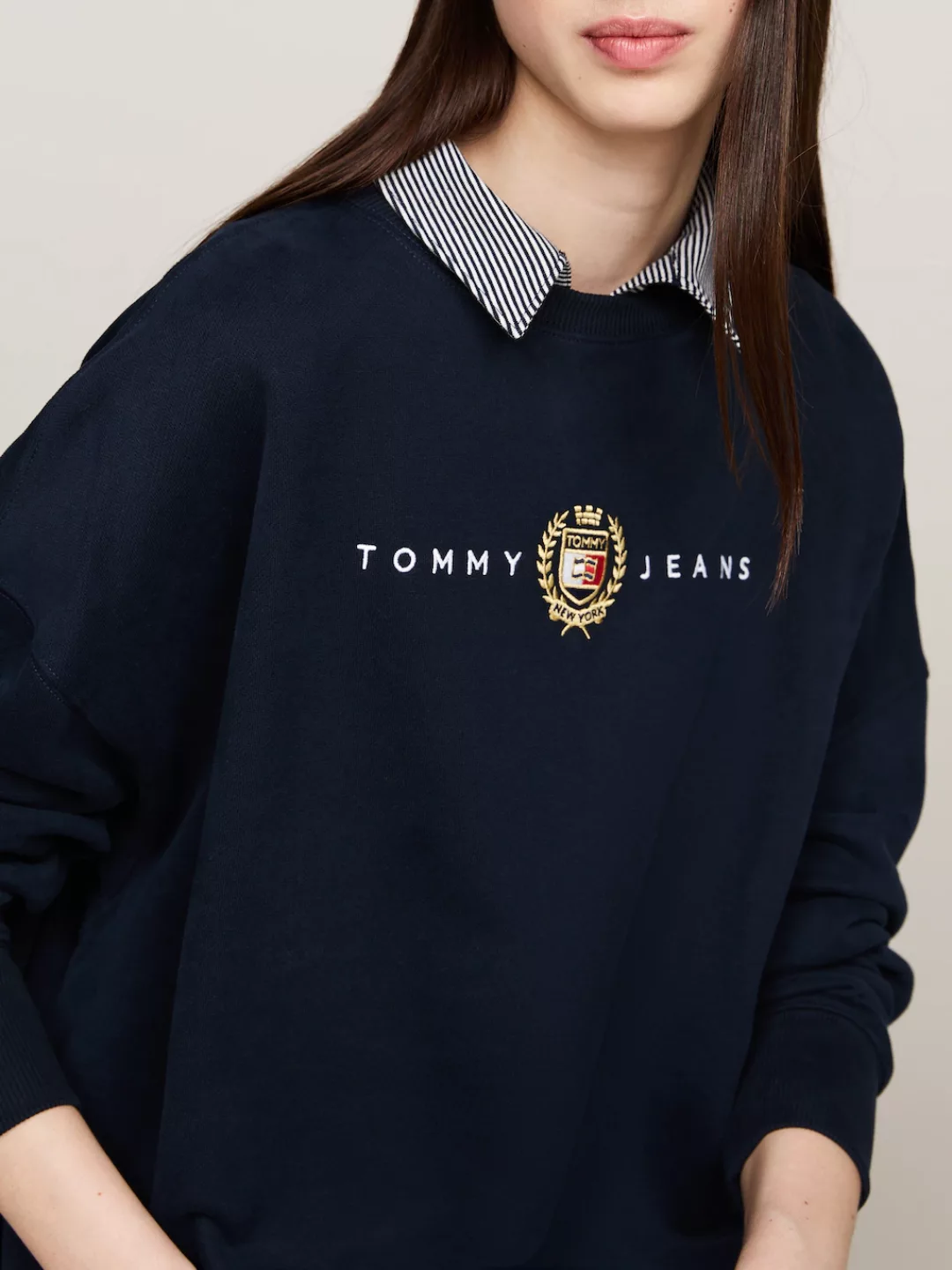 Tommy Jeans Jerseykleid "TJW CREST LINEAR CREW DRESS EXT", mit Linear Logos günstig online kaufen