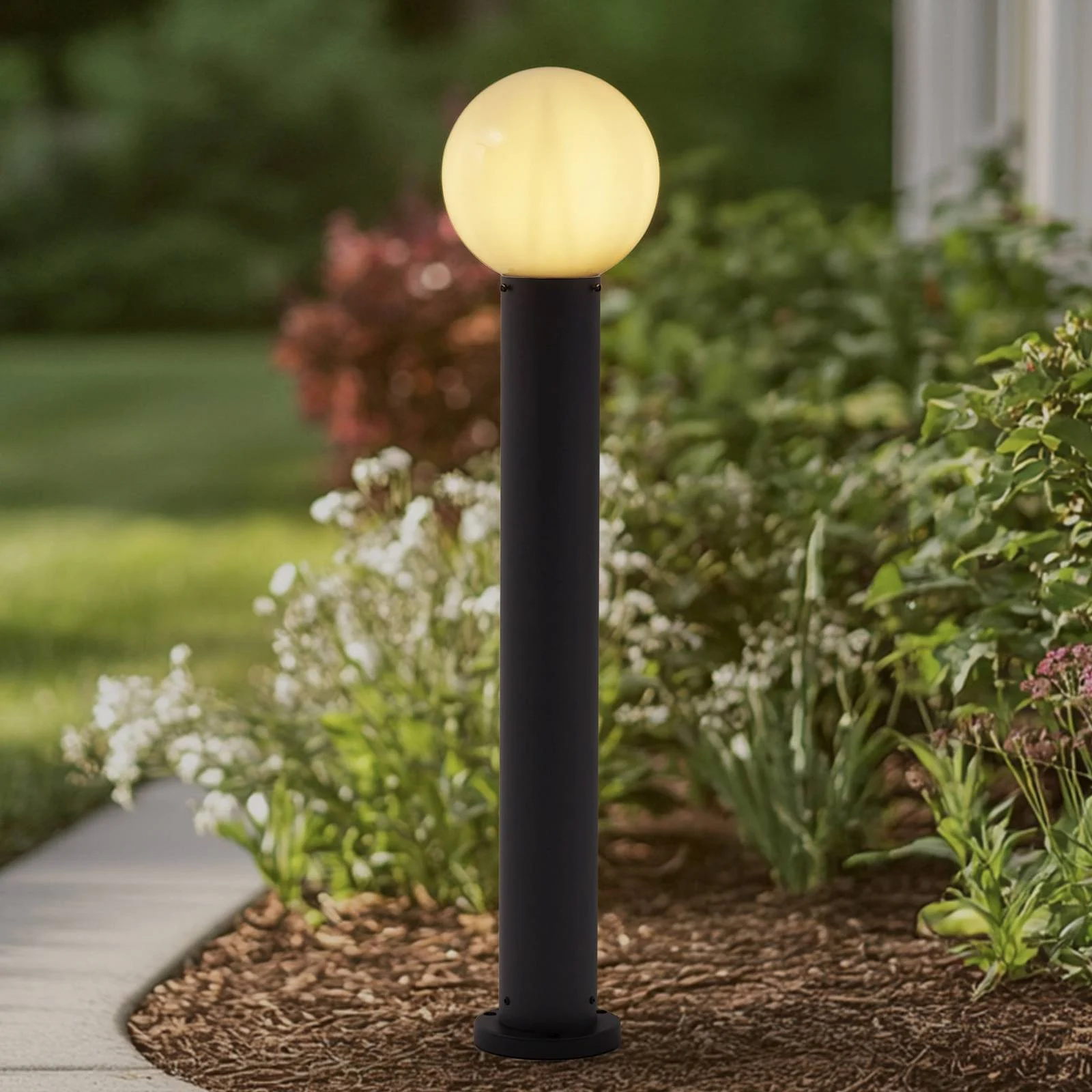 Lindby Wegeleuchte Dangan, weiß, Höhe 90 cm, Glas, Metall günstig online kaufen