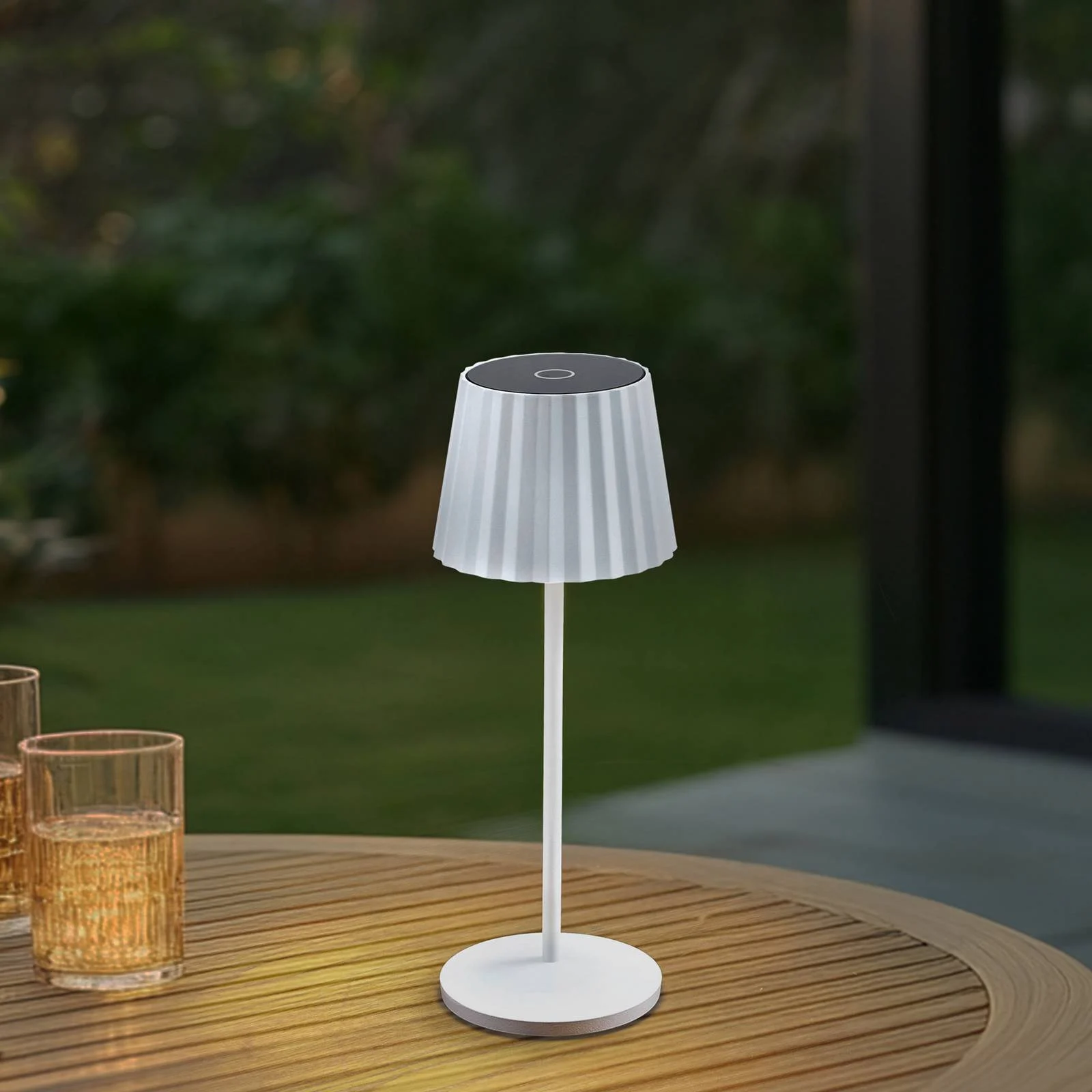 Lindby LED-Akku-Tischleuchte Esali, weiß, Rillen, 29cm günstig online kaufen
