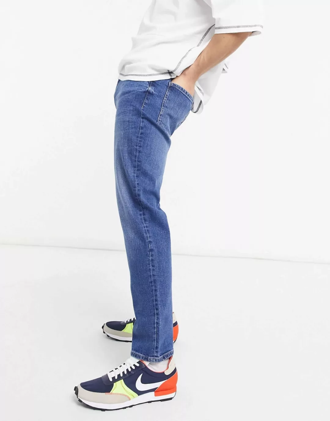 Bershka – Schmale Jeans in Dunkelblau günstig online kaufen