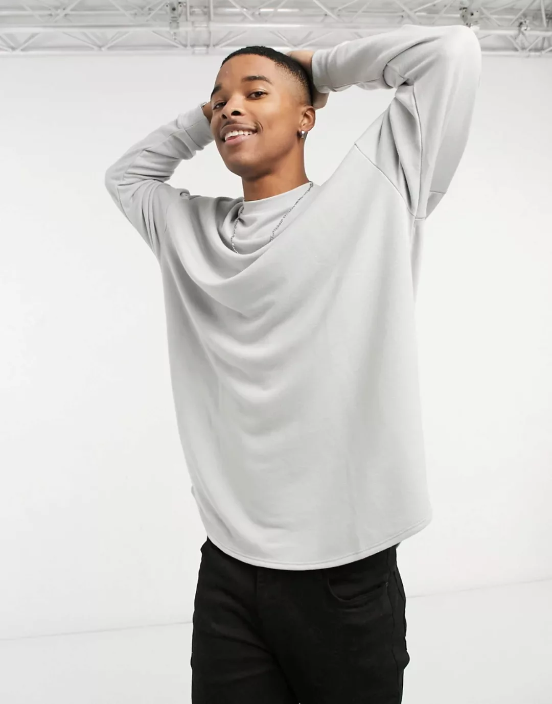 ASOS DESIGN – Oversize-Sweatshirt aus superweicher Viskose mit abgerundetem günstig online kaufen