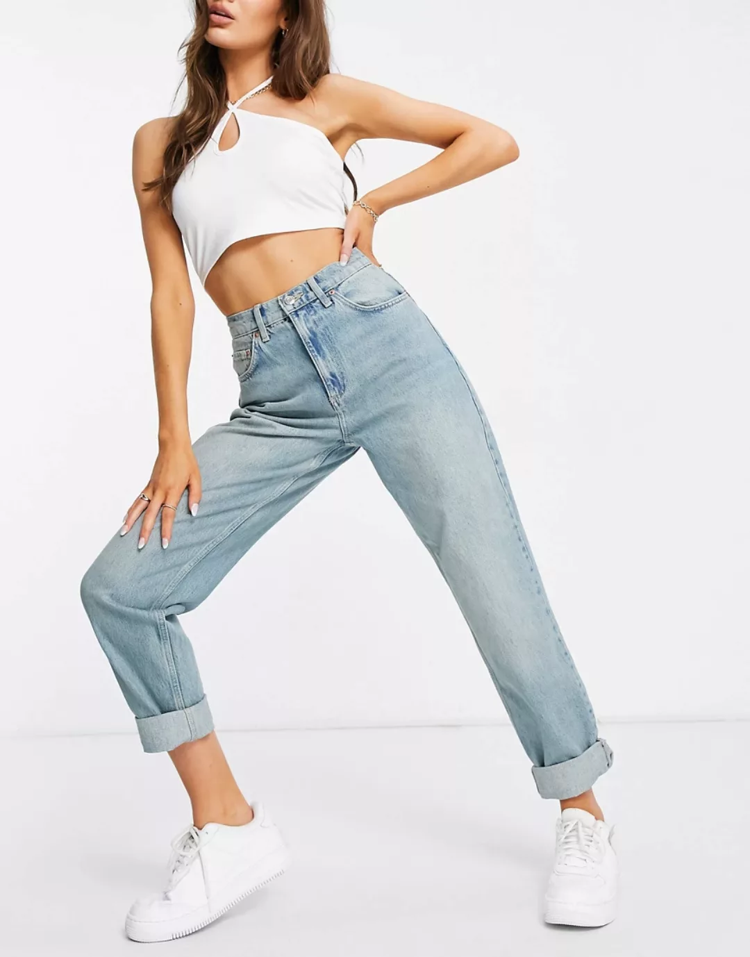 ASOS DESIGN – Slouchy – Hoch geschnittene, lockere Mom-Jeans in mittlerer V günstig online kaufen
