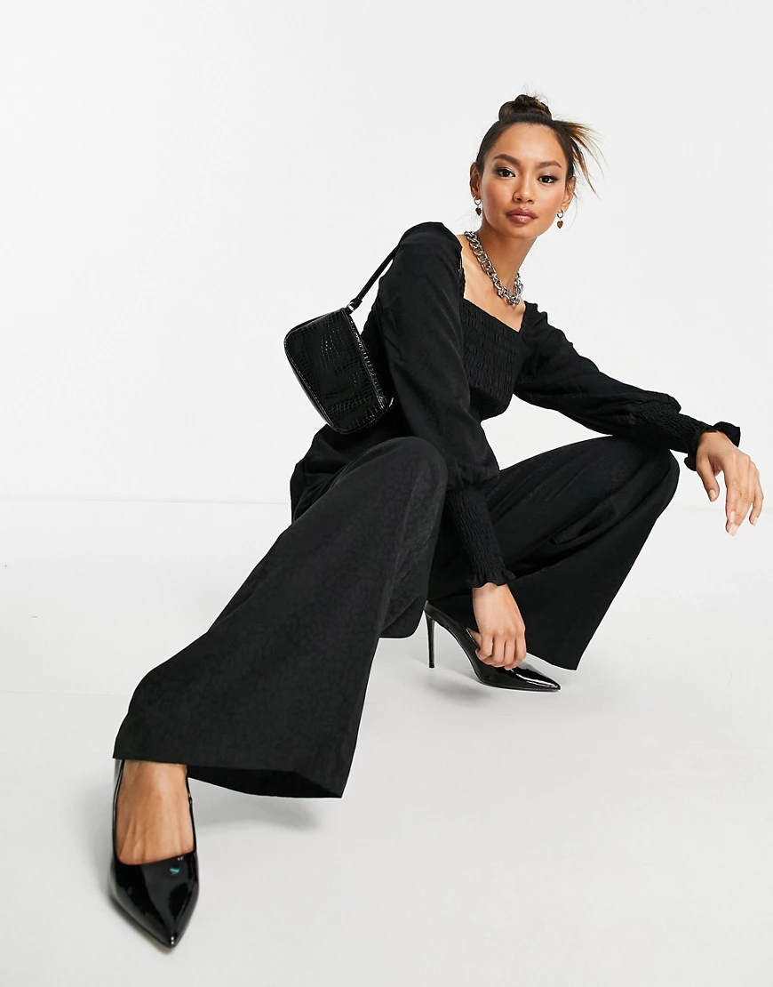 Y.A.S – Langärmliger Jumpsuit mit eckigem Ausschnitt in Schwarz günstig online kaufen