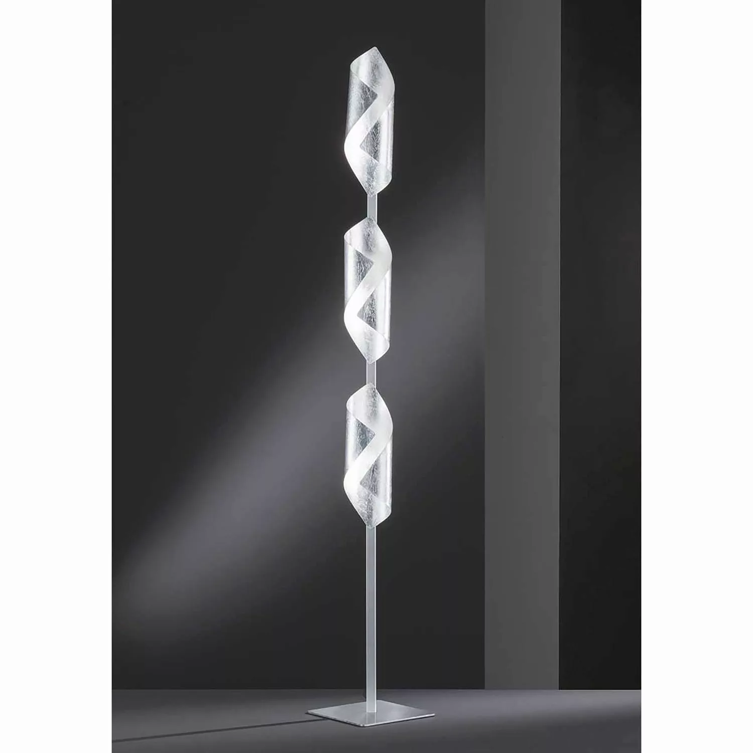 home24 Wofi LED-Stehleuchte Safira 3-flammig Eisen Silber 20x142x20 cm (BxH günstig online kaufen