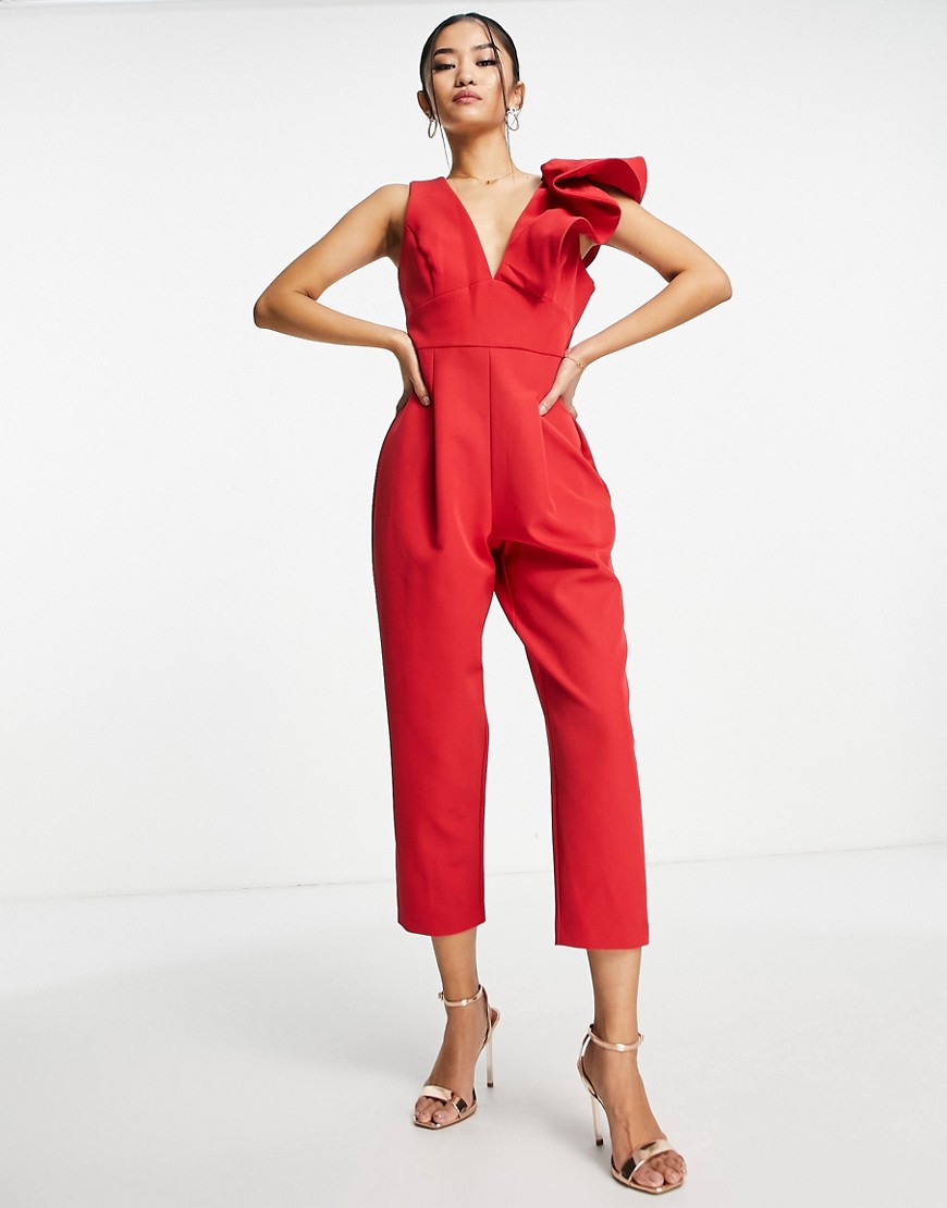 Forever New Petite – Strukturierter Jumpsuit mit Schulterdetail in Rot günstig online kaufen