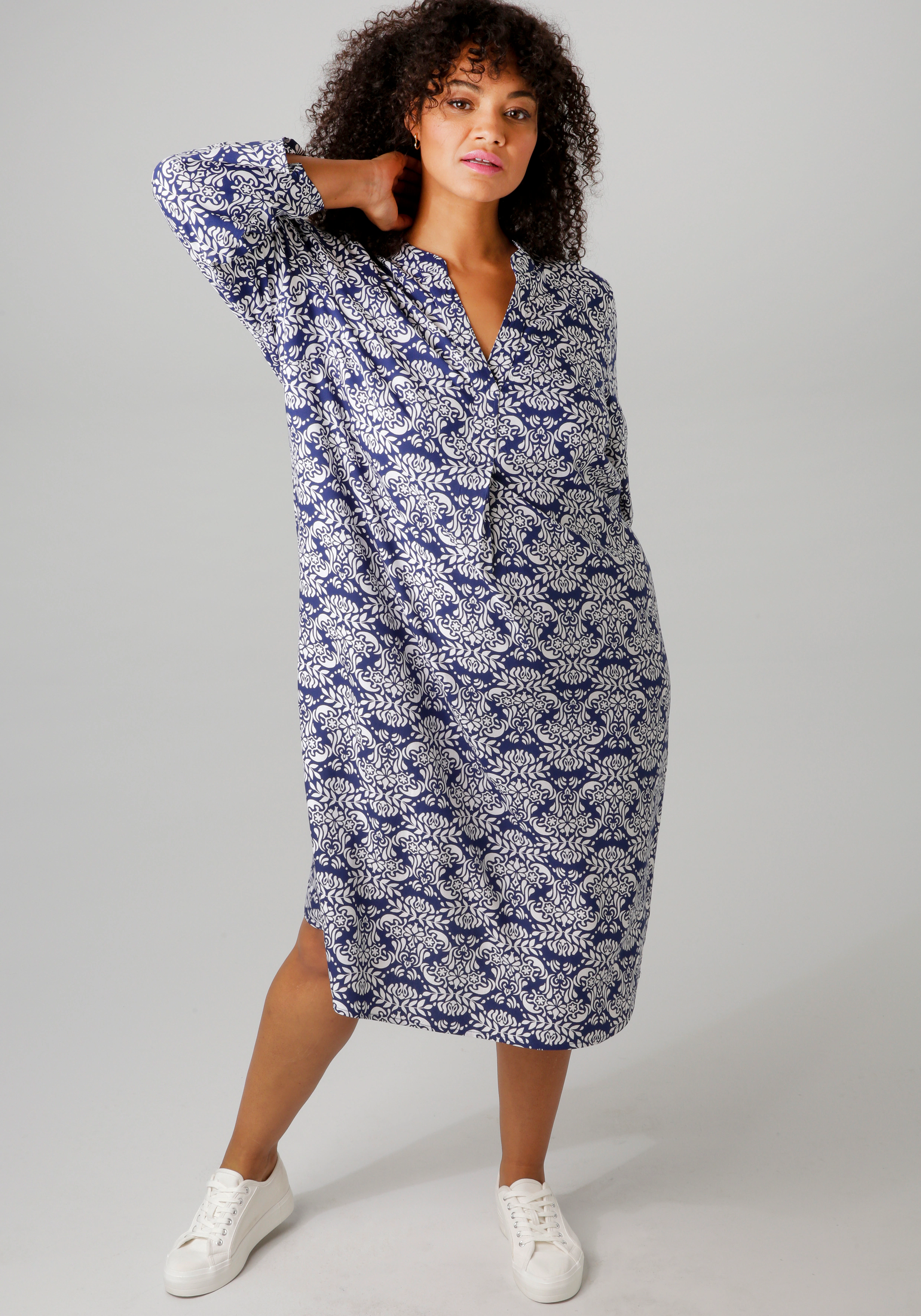 Aniston PLUS Sommerkleid, mit farbharmonischem, graphischem Druck günstig online kaufen