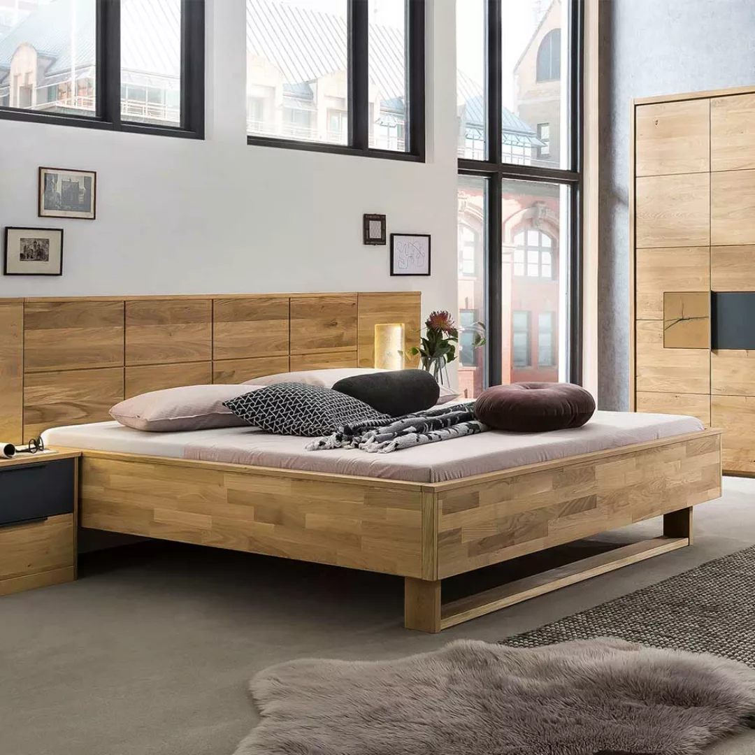 Massivholz Bett aus Eiche geölt Bügelgestell günstig online kaufen