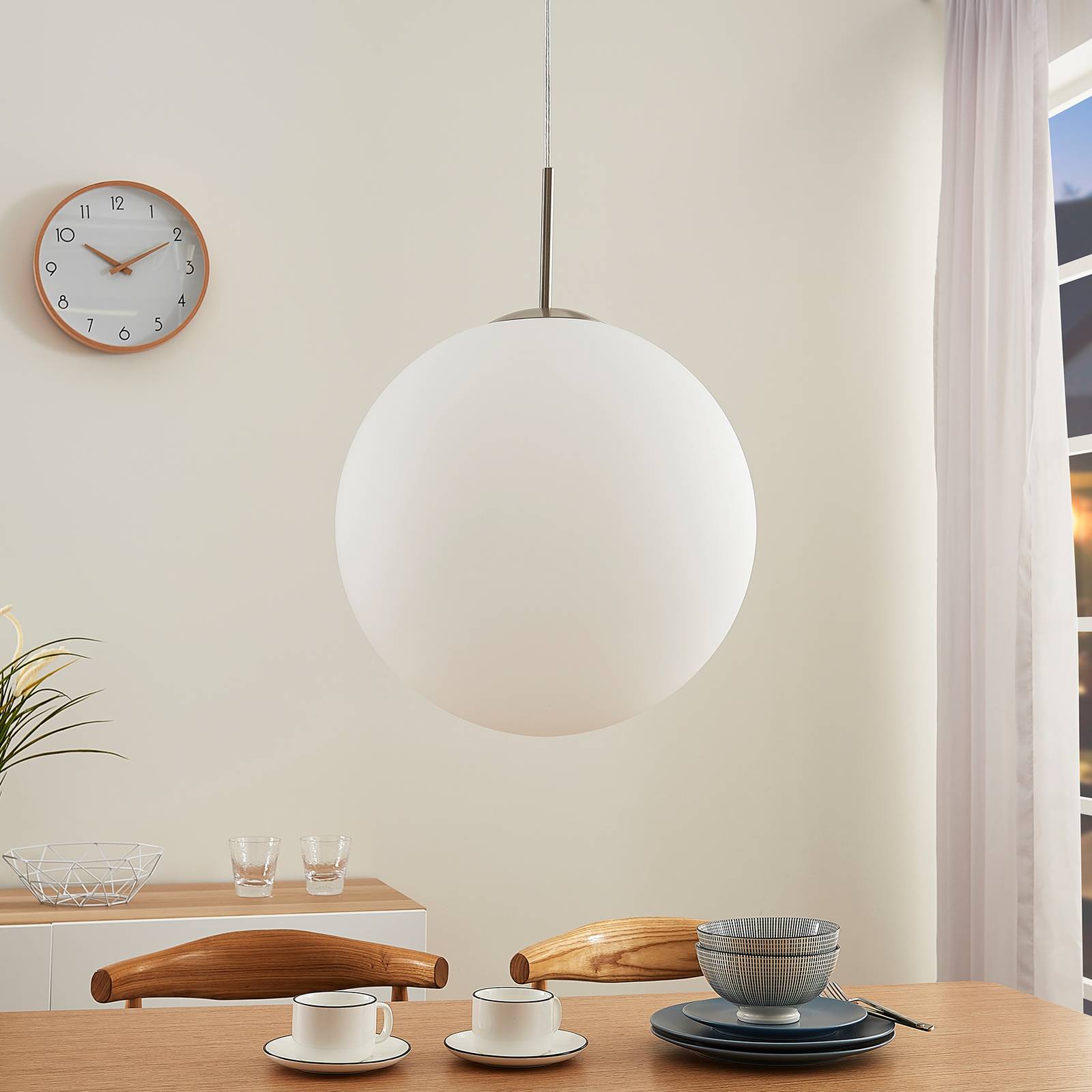 Lindby Rhona Pendelleuchte, weiß, Opalglas, Ø 30 cm, E27 günstig online kaufen