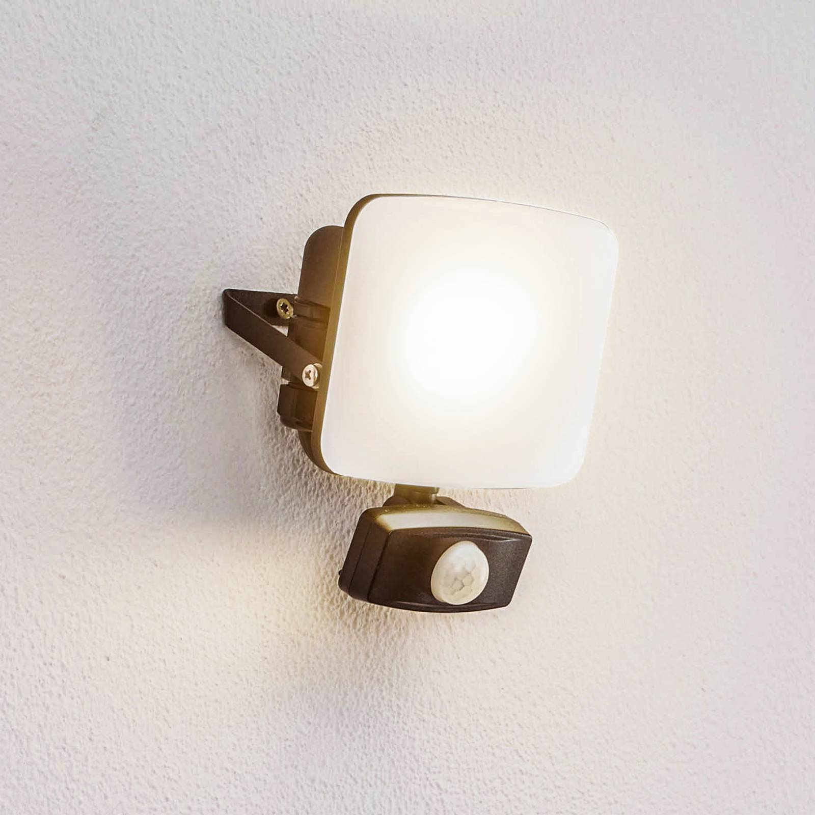 Prios LED-Außenwandleuchte Paityn, 15 cm, schwarz, Sensor günstig online kaufen
