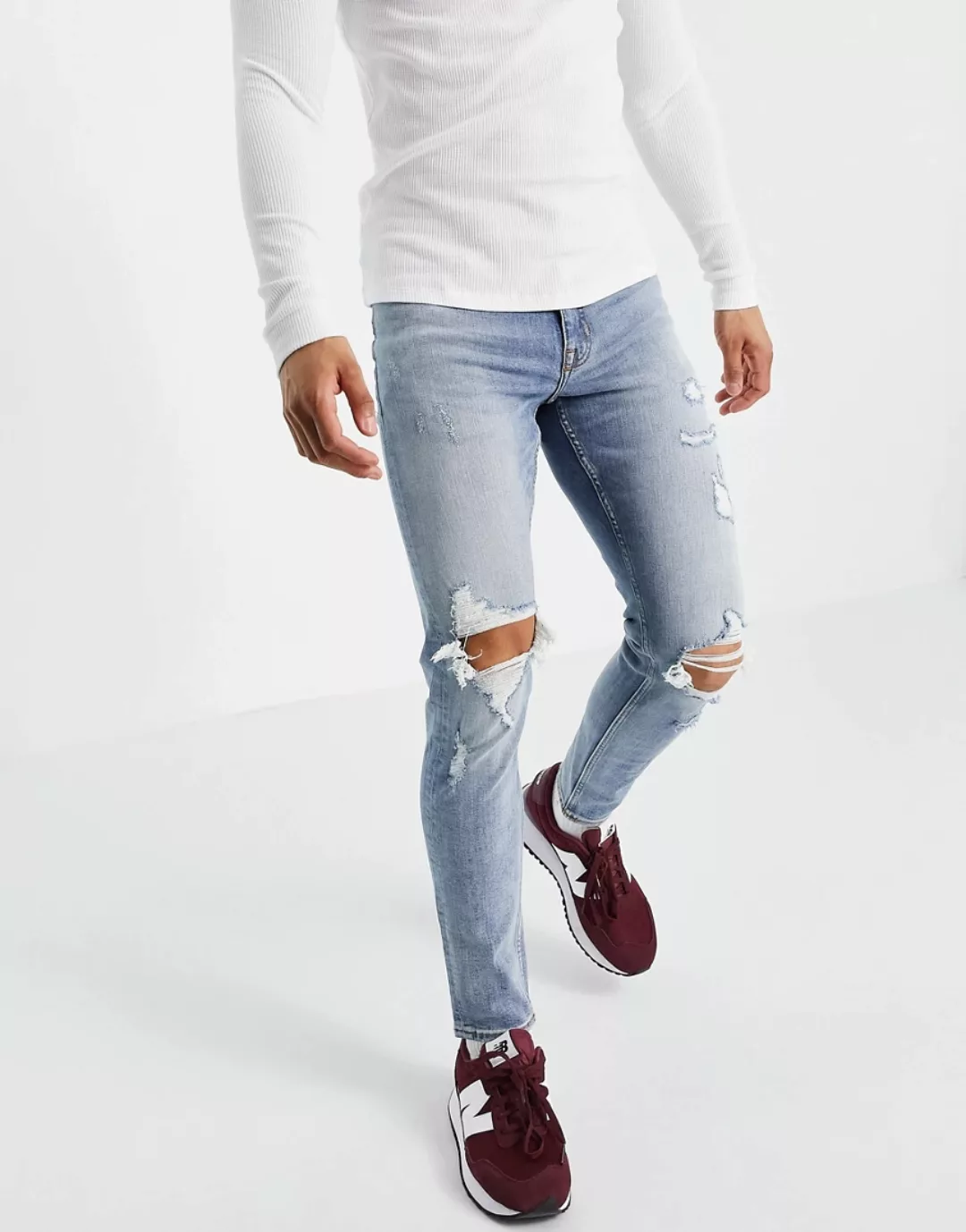 New Look – Skinny-Jeans in hellblauer Waschung mit Zierrissen günstig online kaufen