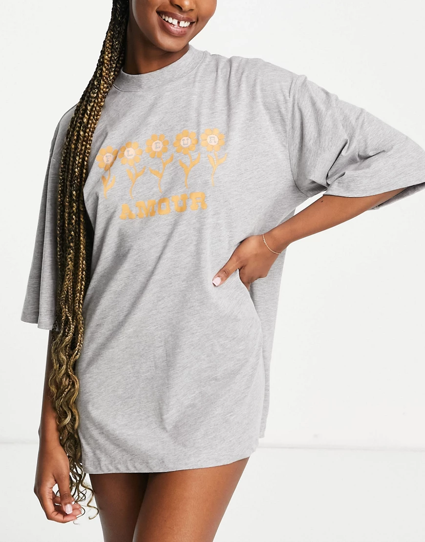 Topshop – Amour – T-Shirtkleid aus Jersey in Kalkgrau günstig online kaufen